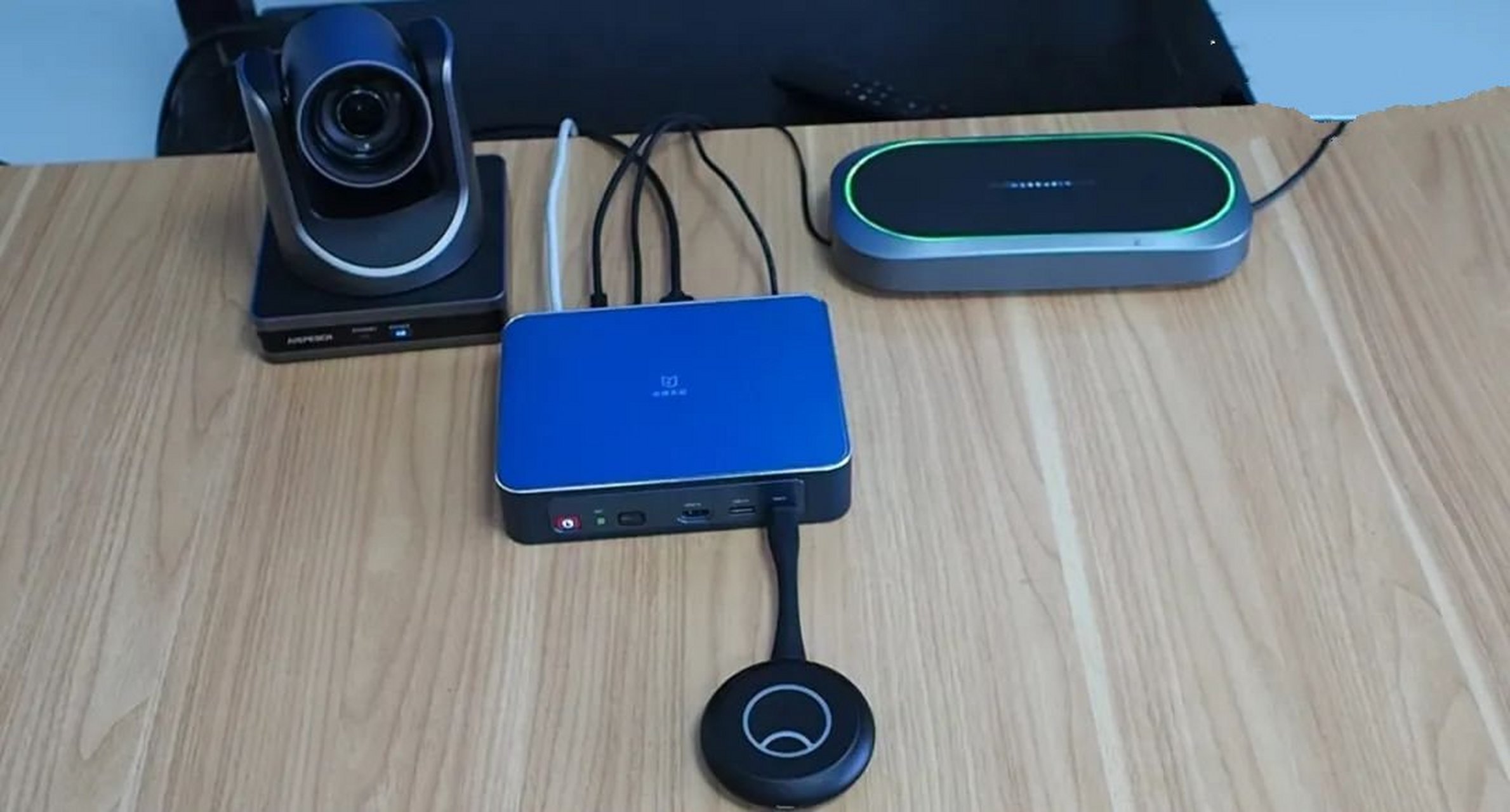 苹果电脑投屏方法 投屏方式一:airplay投屏(屏幕镜像) ①确保电脑与