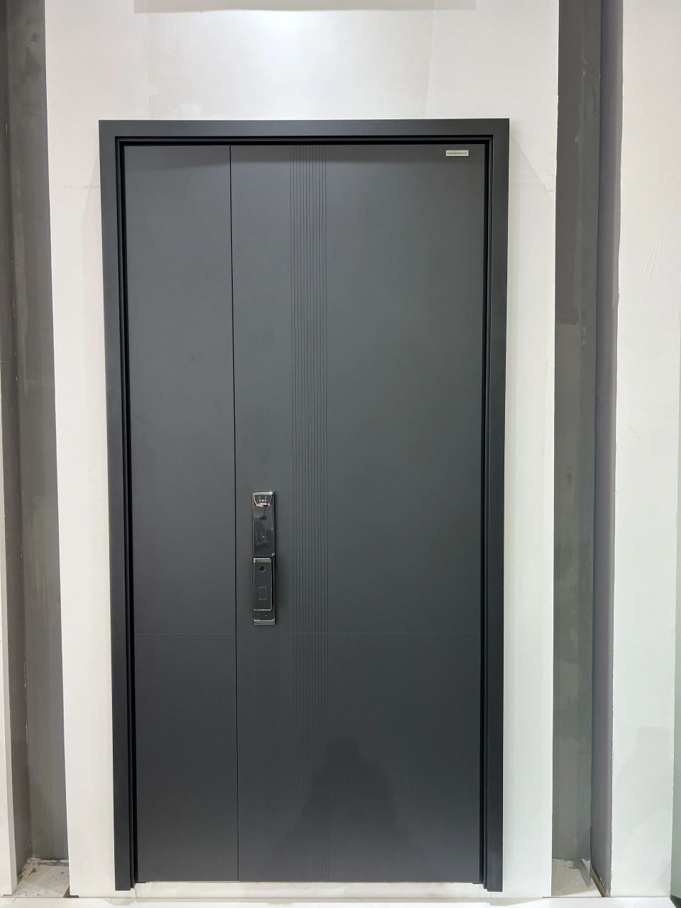 鸿创防盗门新品,悬浮门楣,简约不失大气.