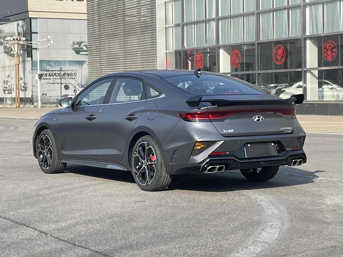 现代菲斯塔最顶配,带方向盘加热,无线充电,配置到顶,1.