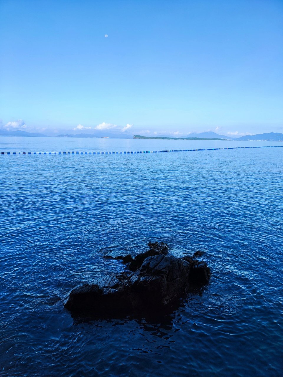 深圳 南澳蓝宝石沙滩 位于南澳第一沙滩附近