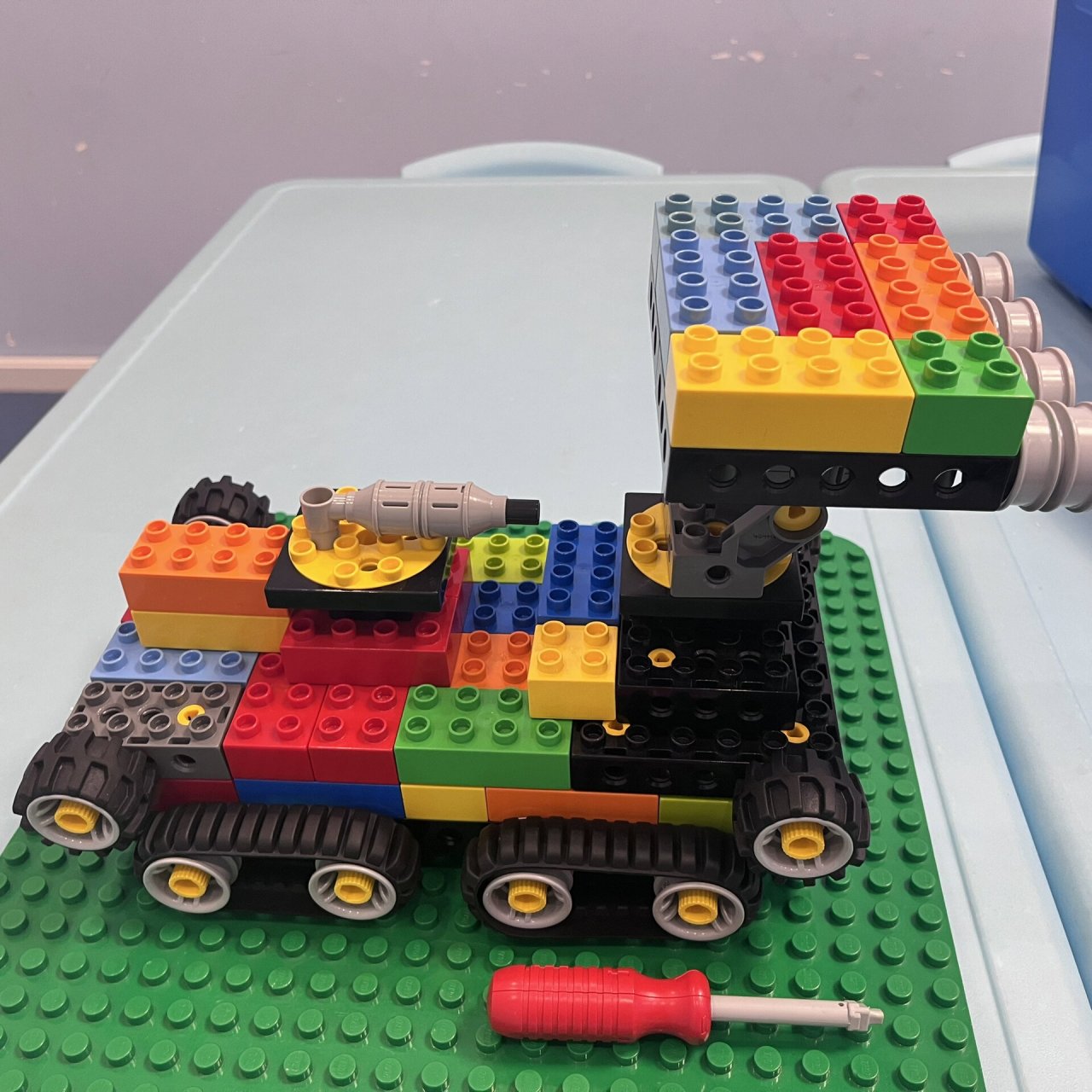 4 乐高《导弹车》          课程主题:《导弹车》 老师:小洋老师99