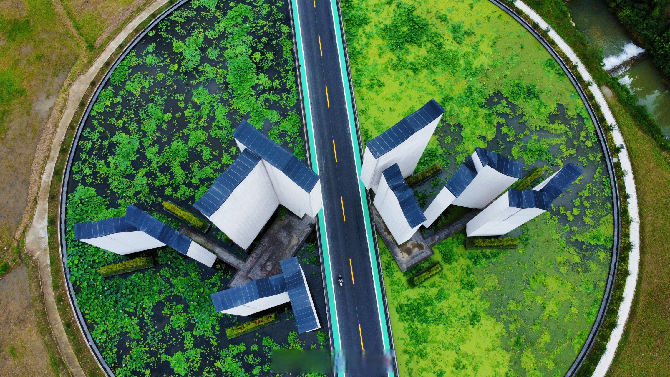 "竹乡画廊"美丽公路再升级】今年,安徽省广德市实施竹乡画廊美丽公路