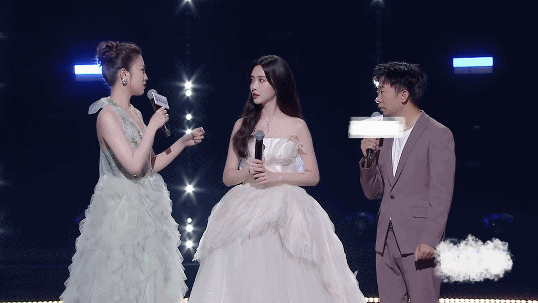 孟子义夸自己唱歌好听02我不允许还有人没看今晚孟姐的舞台,给人