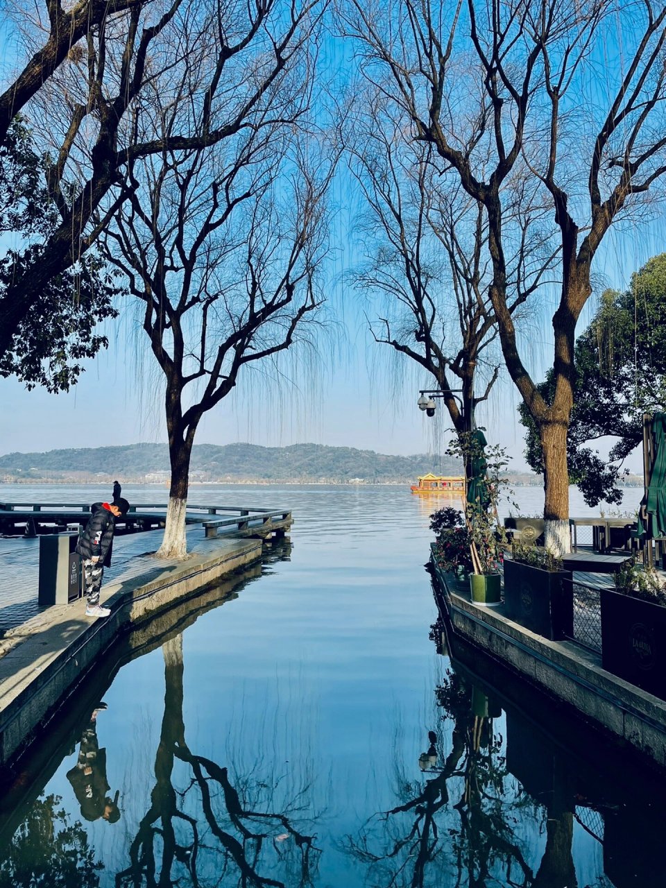 杭州西湖游玩 我们是一月28号来到杭州西湖这边住一号线龙翔桥附近