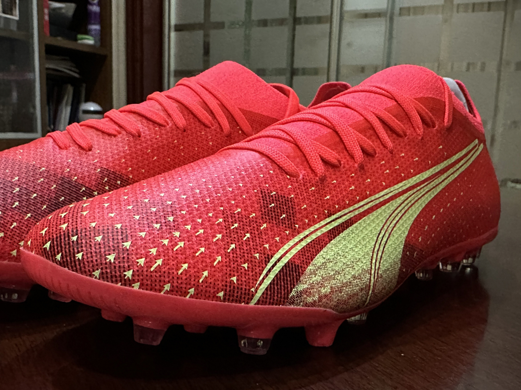 "本年度最佳中端"足球鞋 puma ultra match mg