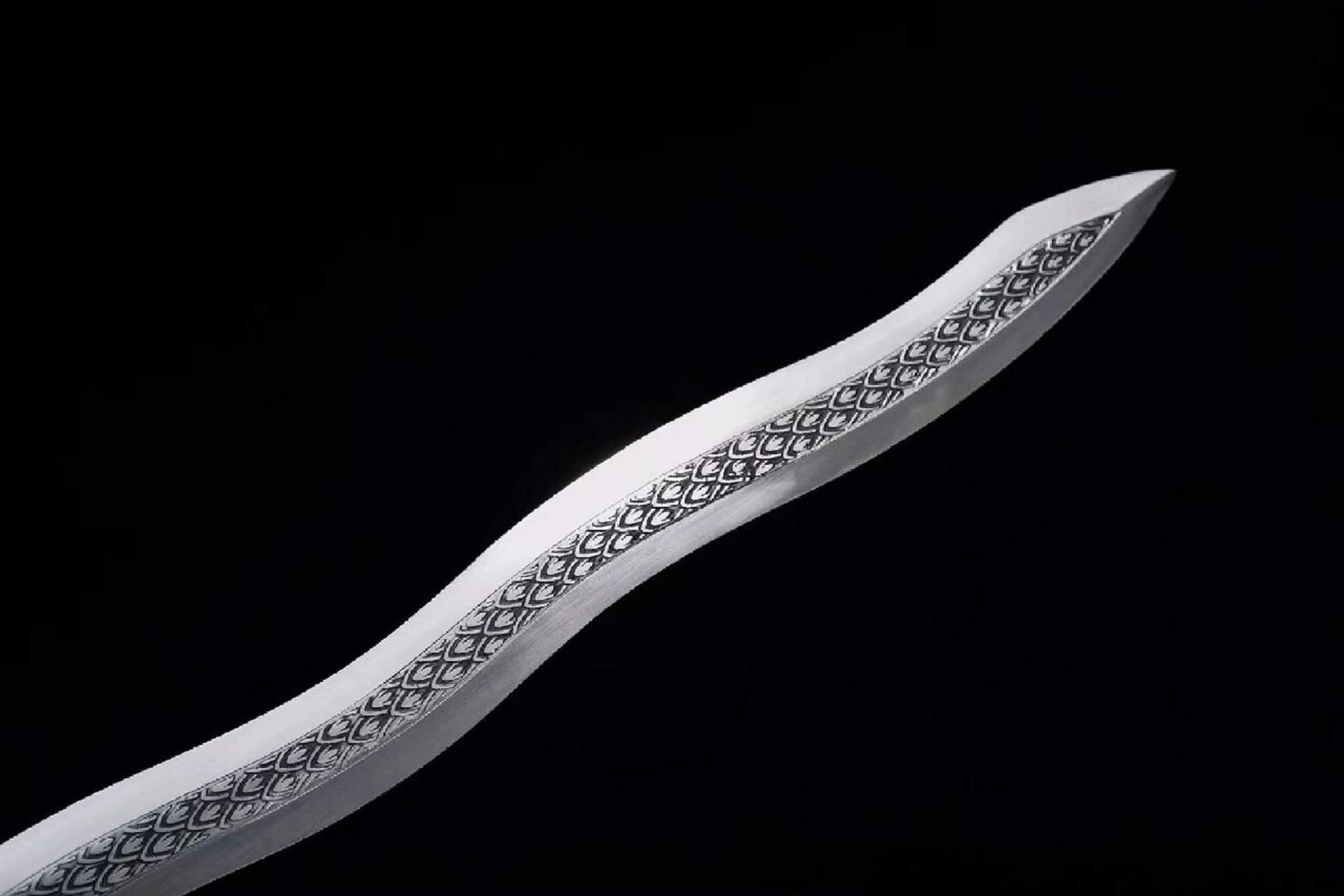 金龙剑(马来剑) 金龙剑(原色款);(未开刃)全长94cm ,韧长65cm ,柄长16