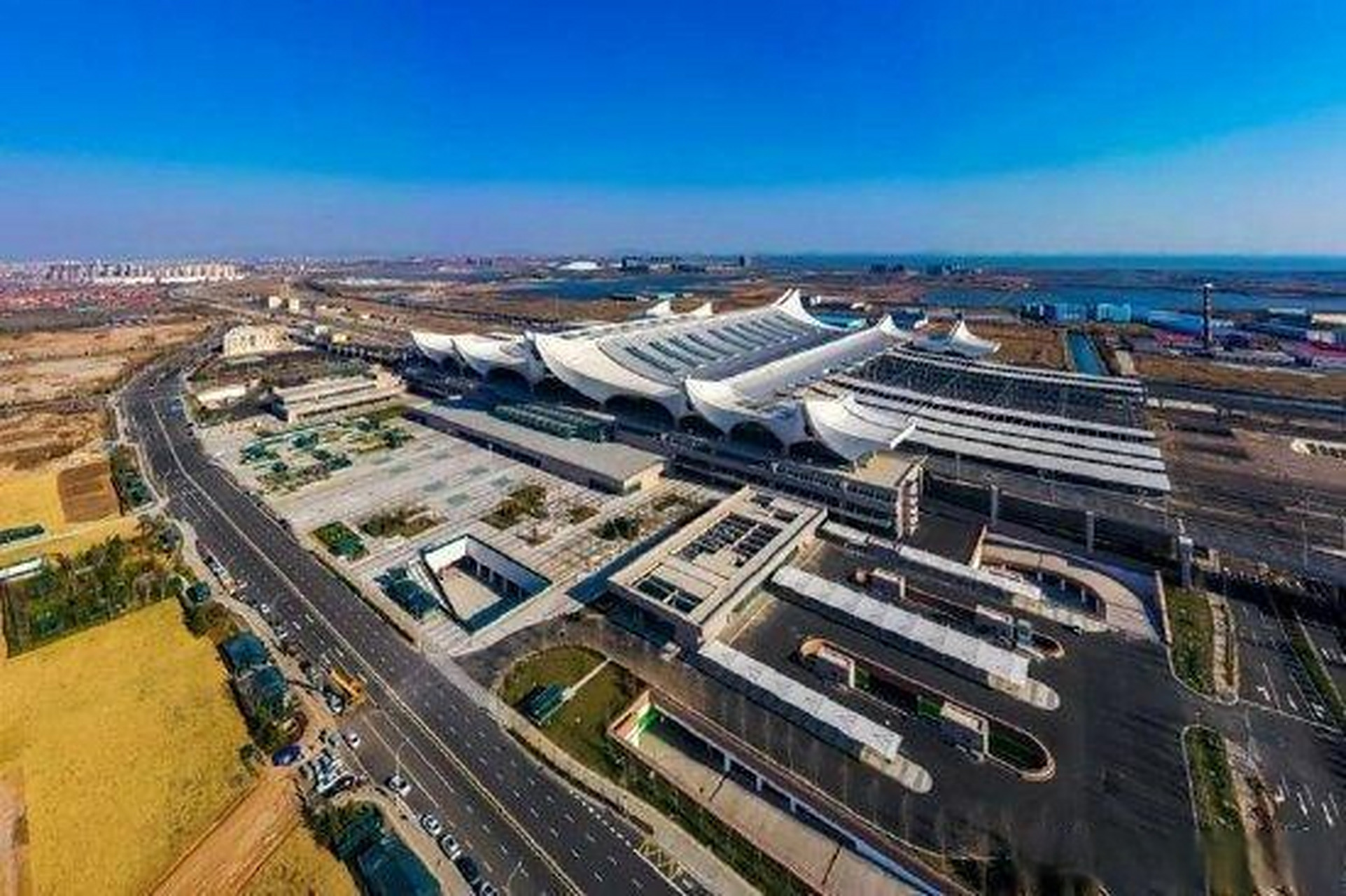 【#济青高铁红岛站正式启用# 济南青岛高铁"公交化"运营扎实推进】7月