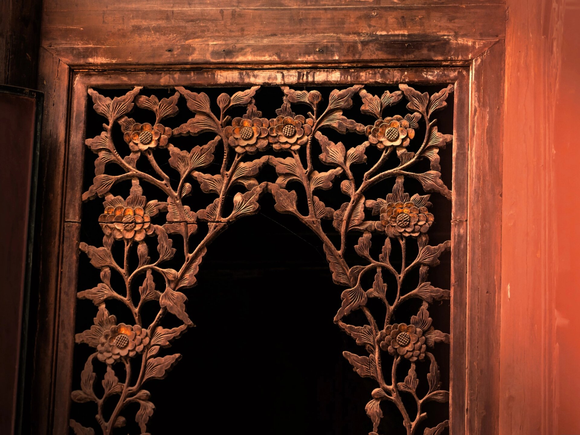 传承千年的艺术瑰宝 99徽州木雕是传统民间雕刻艺术之一 它以其精湛