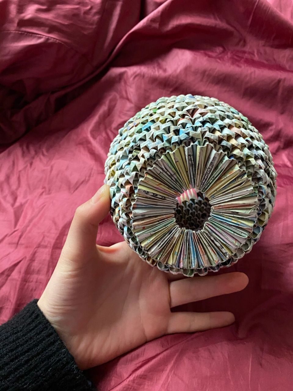 书本的菠萝笔筒?