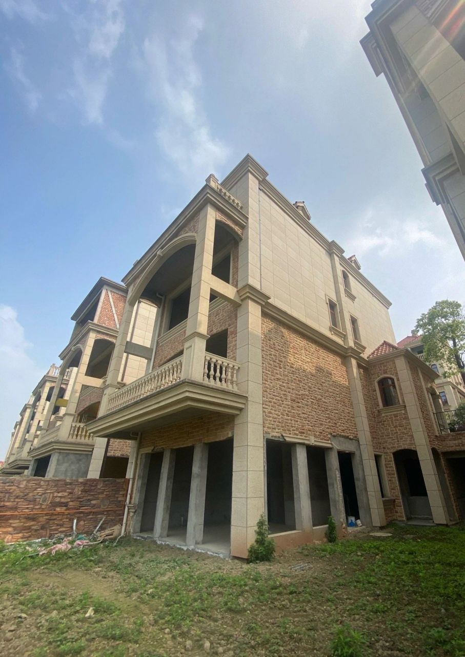 带180平花 兰溪,江山美景,以前叫江山美墅.小区眉山最高档的小区.