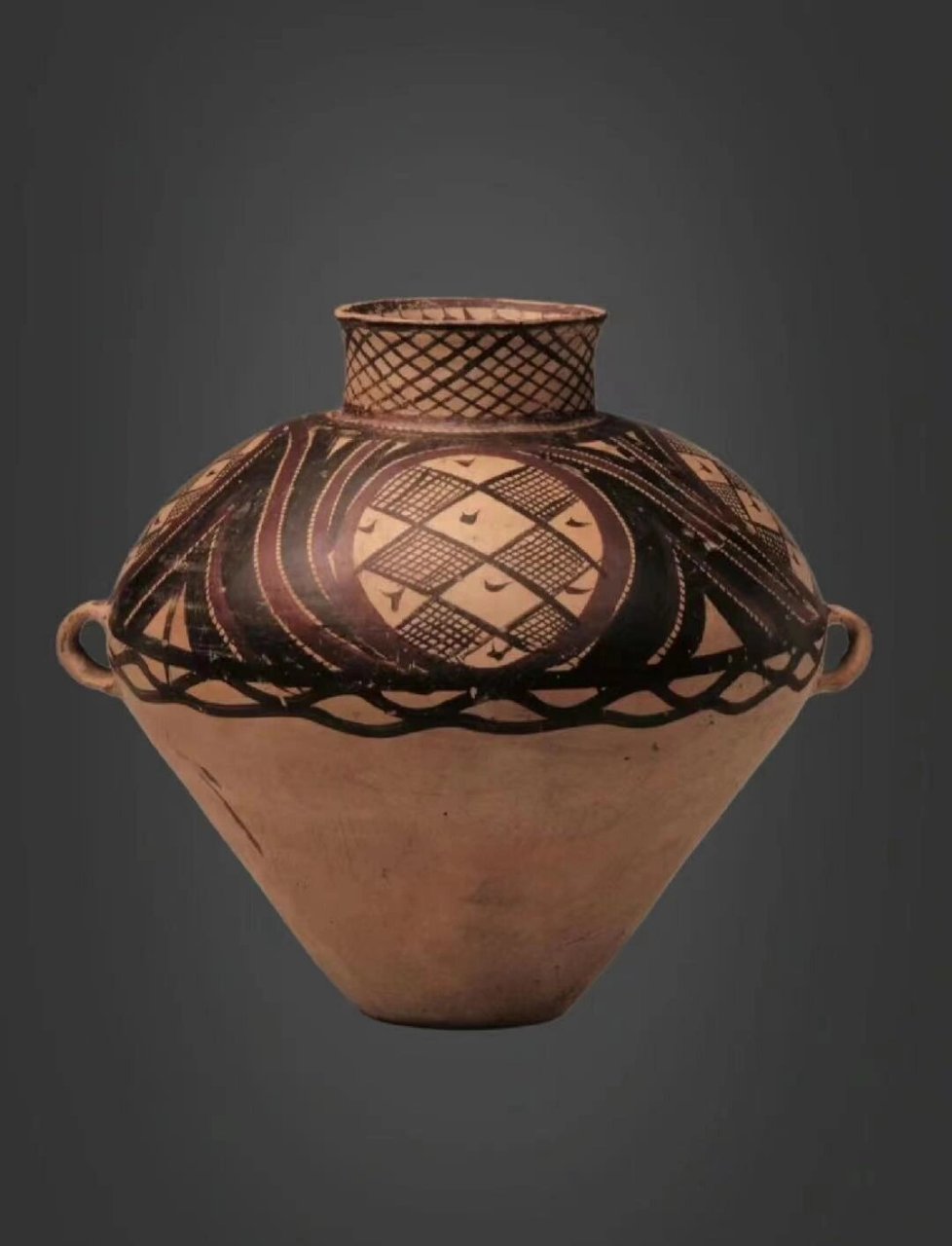 彩陶艺术:走进马家窑文化彩陶 马家窑文化彩陶主要分布于甘肃,青海等