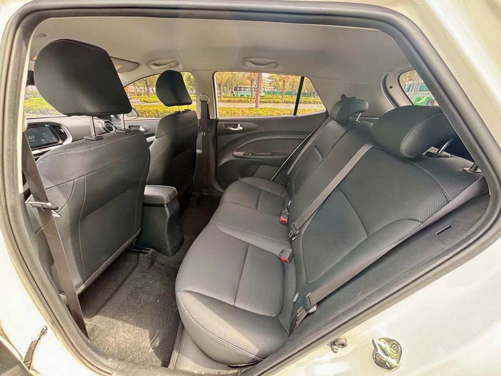 新到21年起亚kx1奕跑,私家一手,1.