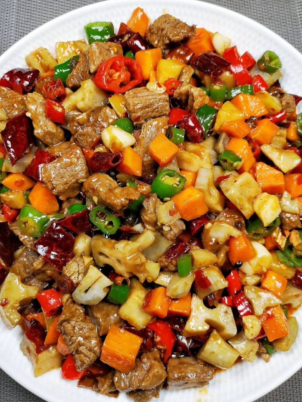 我,我打飞的去你家下厨… 今日分享 家常江湖下饭菜系列【双椒牛肉】