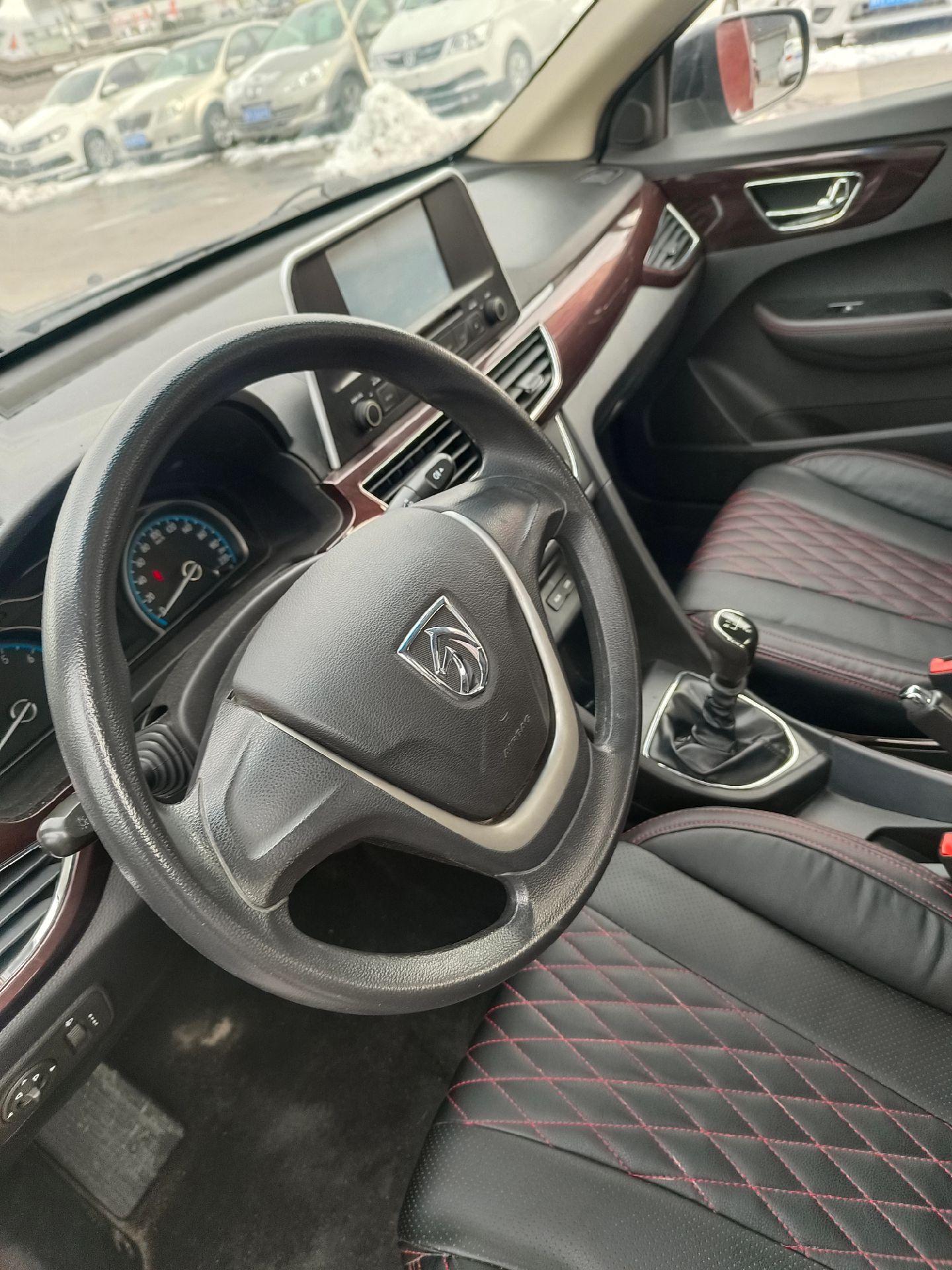 新到16年宝骏630,1.5手动挡,本地一手车,安全行驶三万八千公里