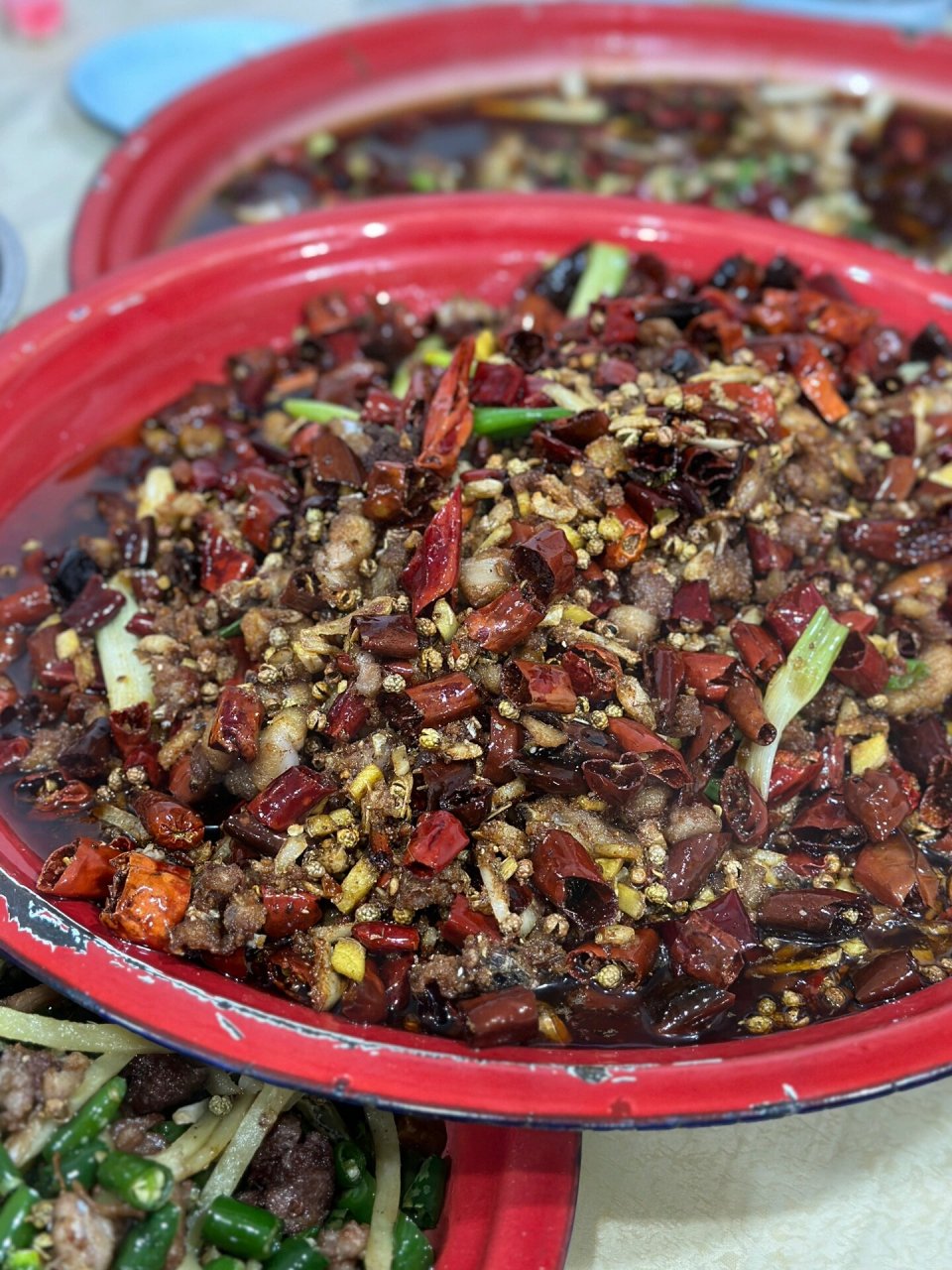 美食日记〕重庆美食名片之璧山兔来凤鱼 - 霸王兔 位置在大渡口