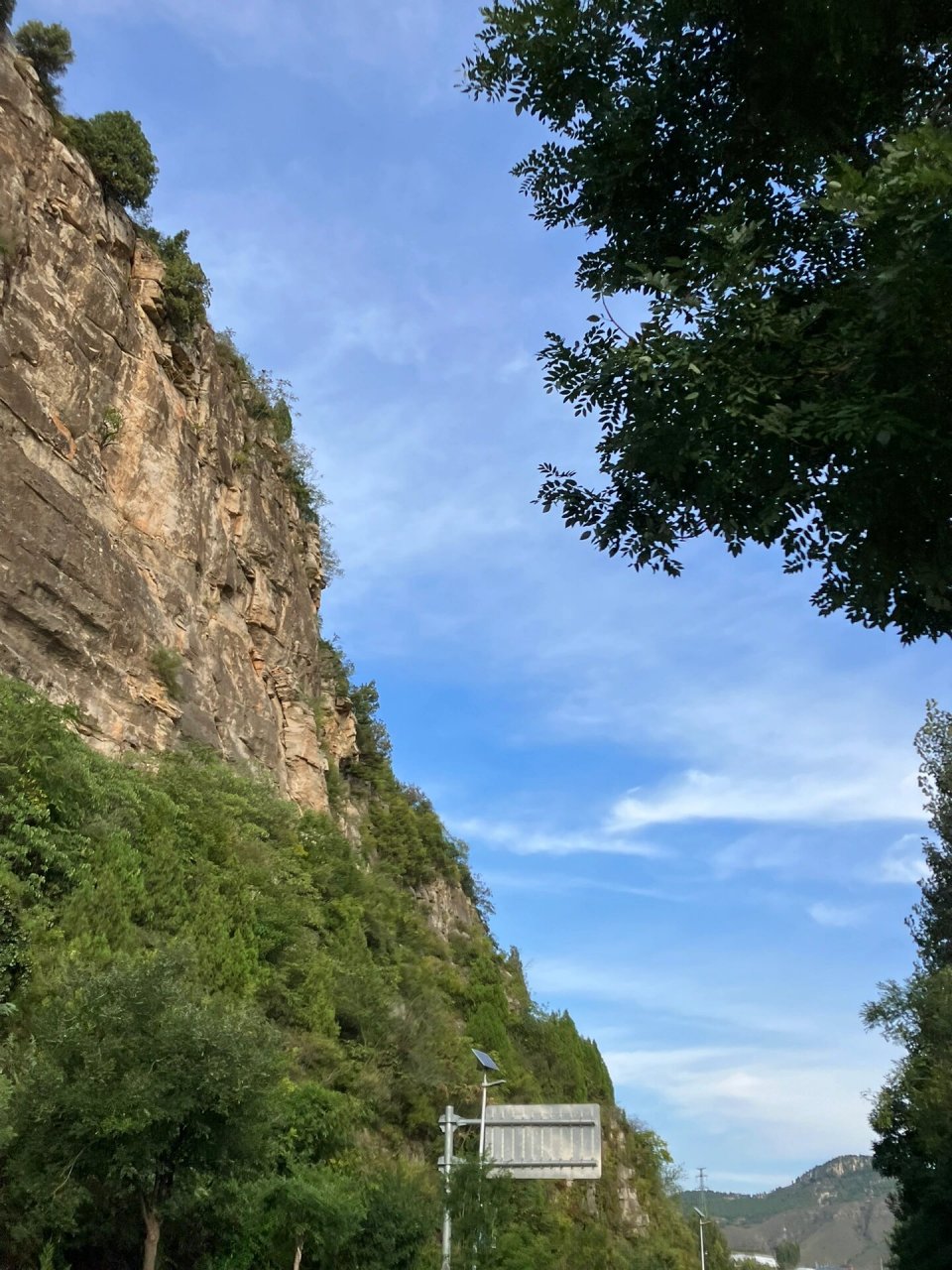 附近好玩的山区风景图片