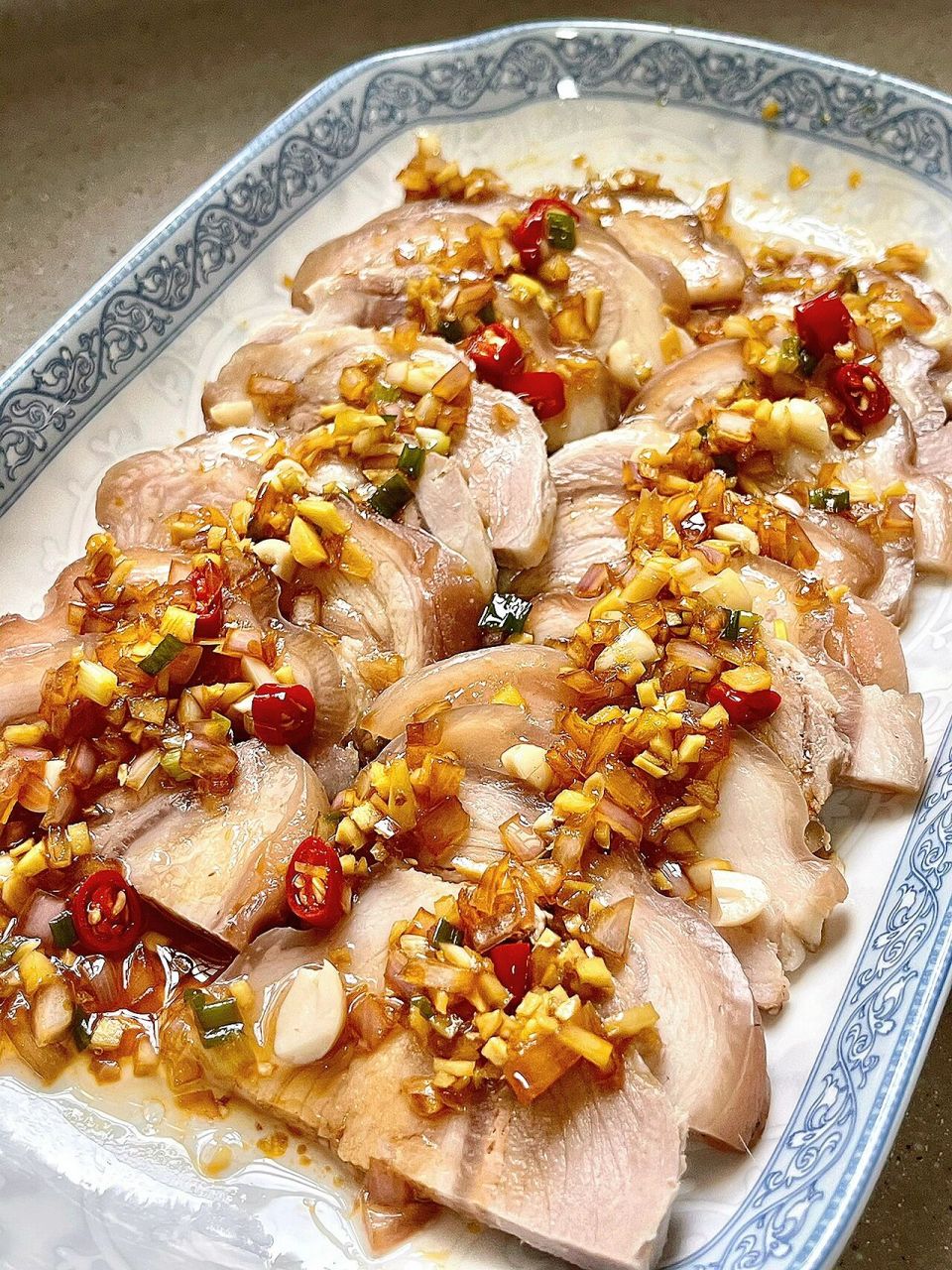 经典粤菜沙姜猪手,味道皮爽肉滑.