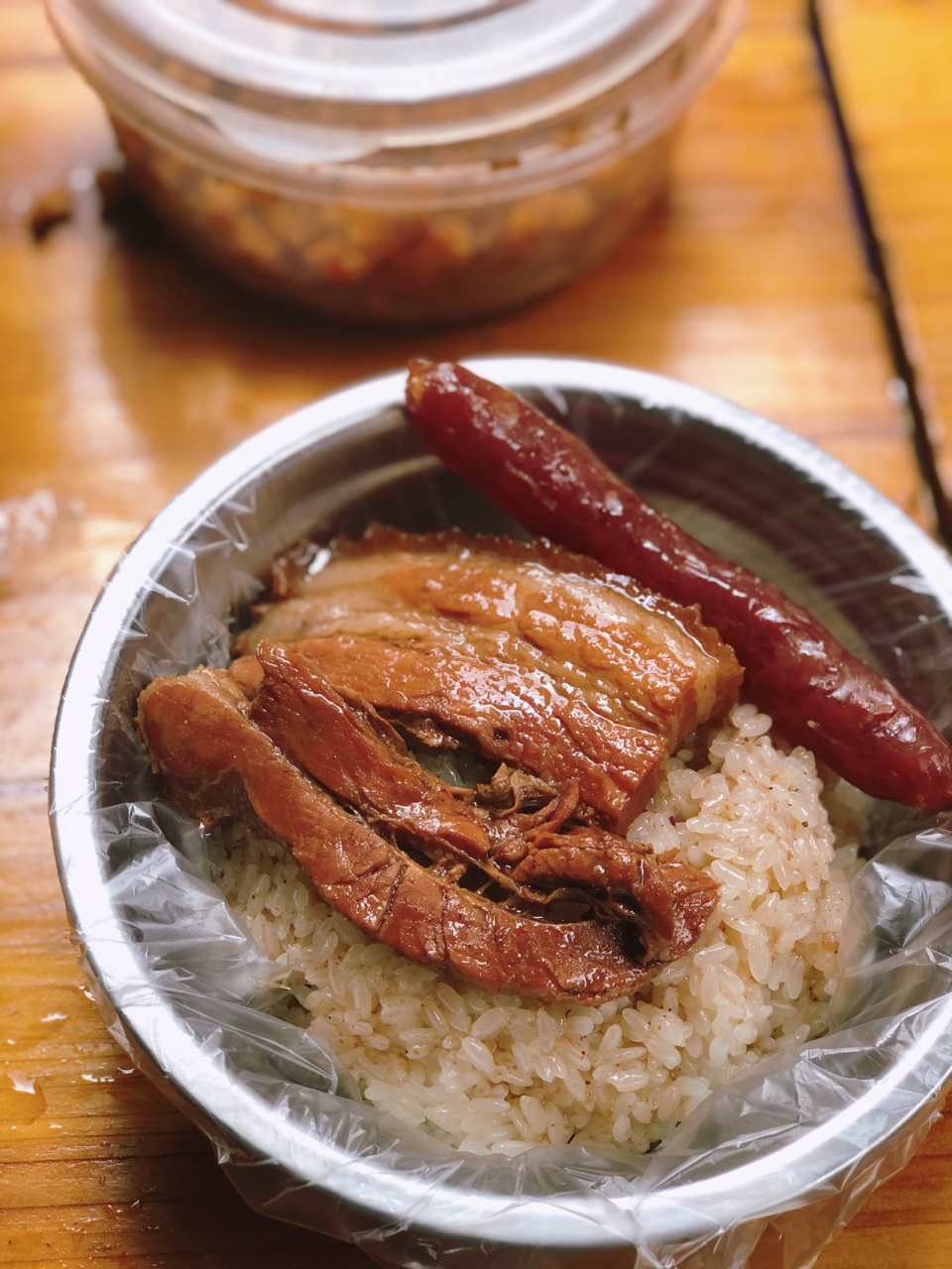 梁阿婆美食|广西美食|扣肉糯米饭 友友们,今天强烈推荐的是 扣肉糯米