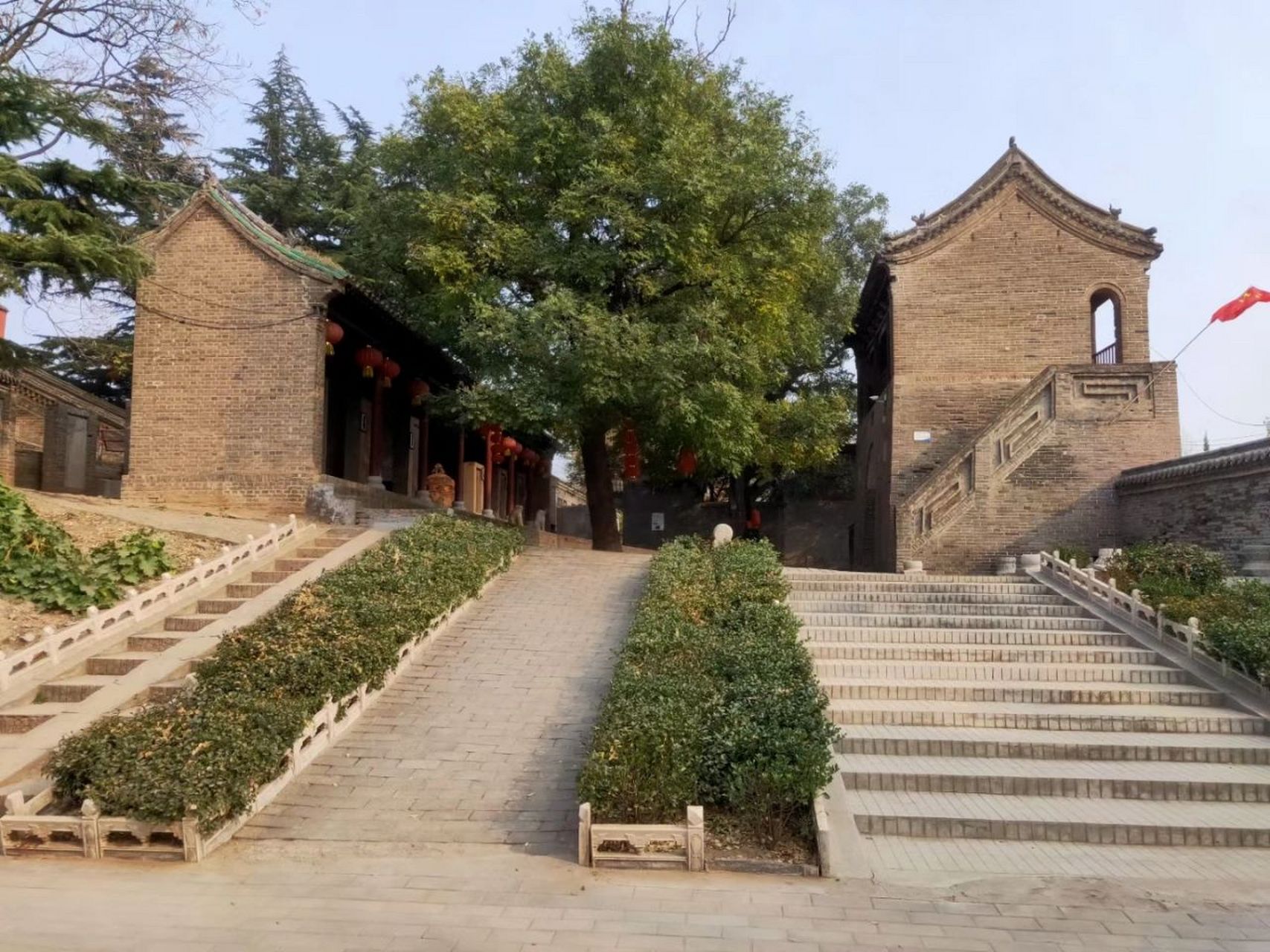 邺城遗址铜雀台 这是邺城遗址的铜雀台,我是2020年11月14日摩旅到达