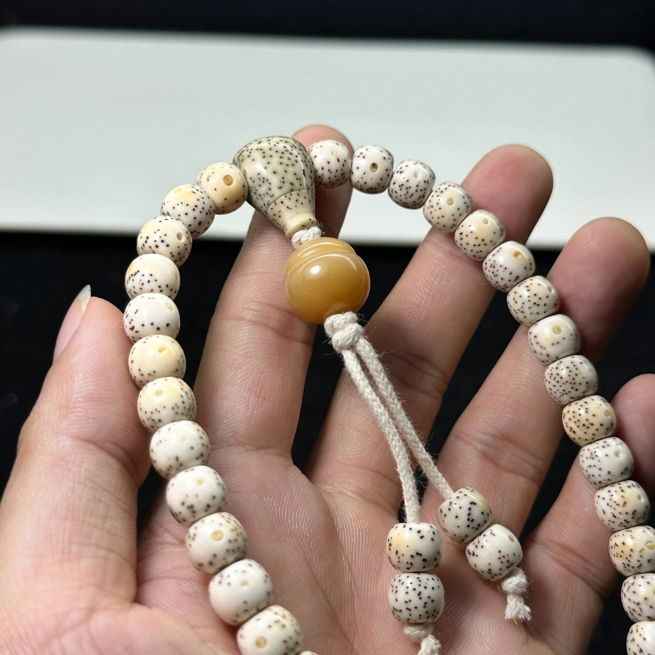 星月菩提36颗手持    94海南原生态骨瓷白8*7mm酒桶,36颗手持,搭配