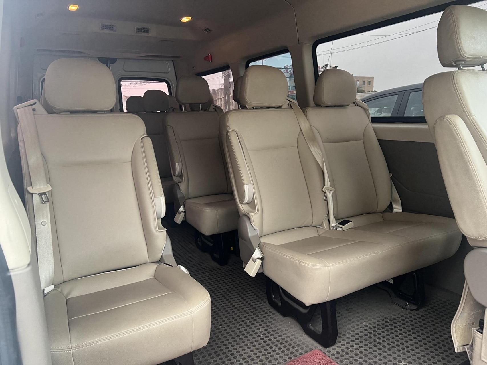 新能源汽车 大通ev80,14座电动客车,65800要的来开走