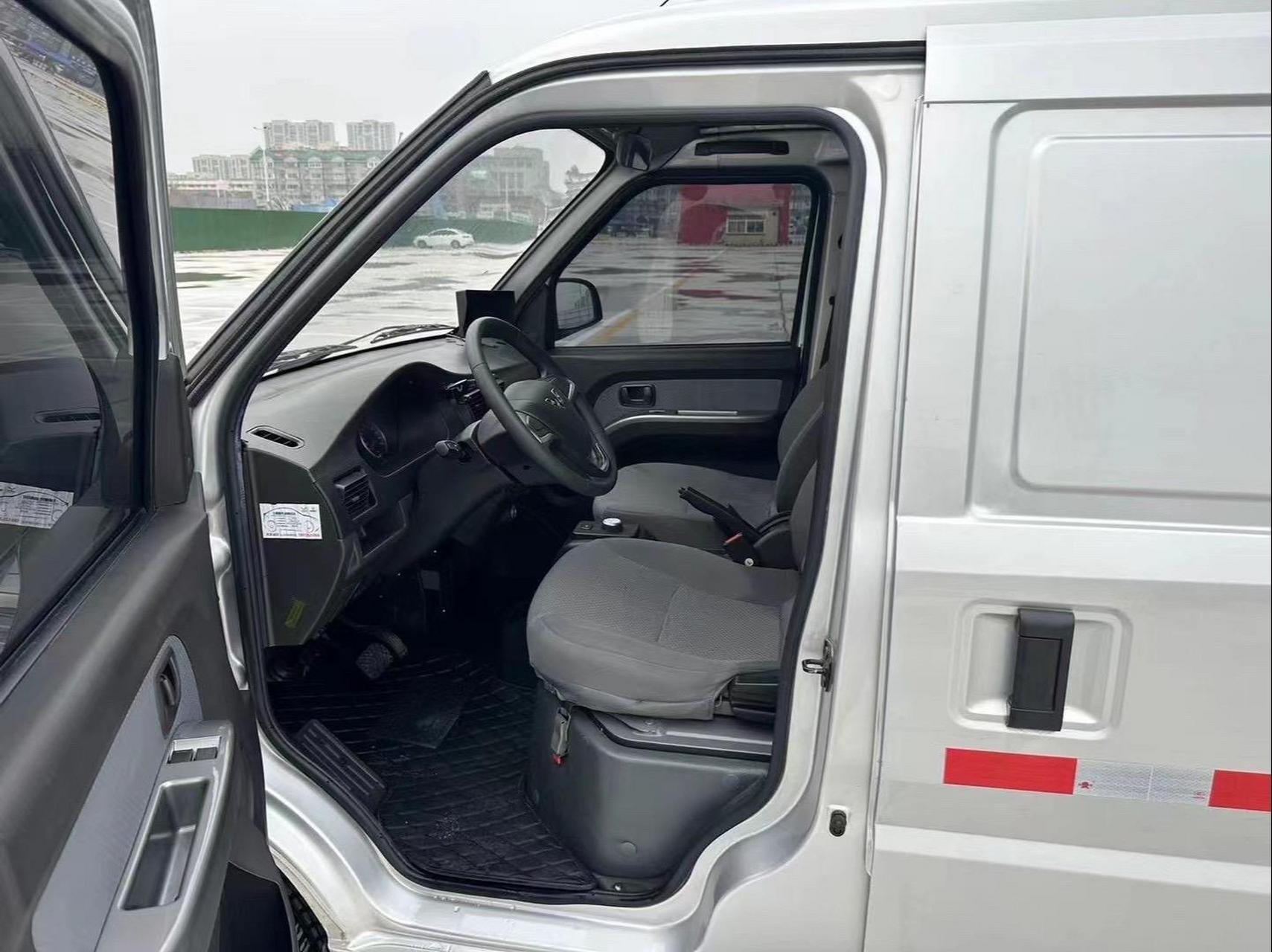 新能源 23年五菱荣光加长版箱货,电动面包车,续航300公里,精品车况