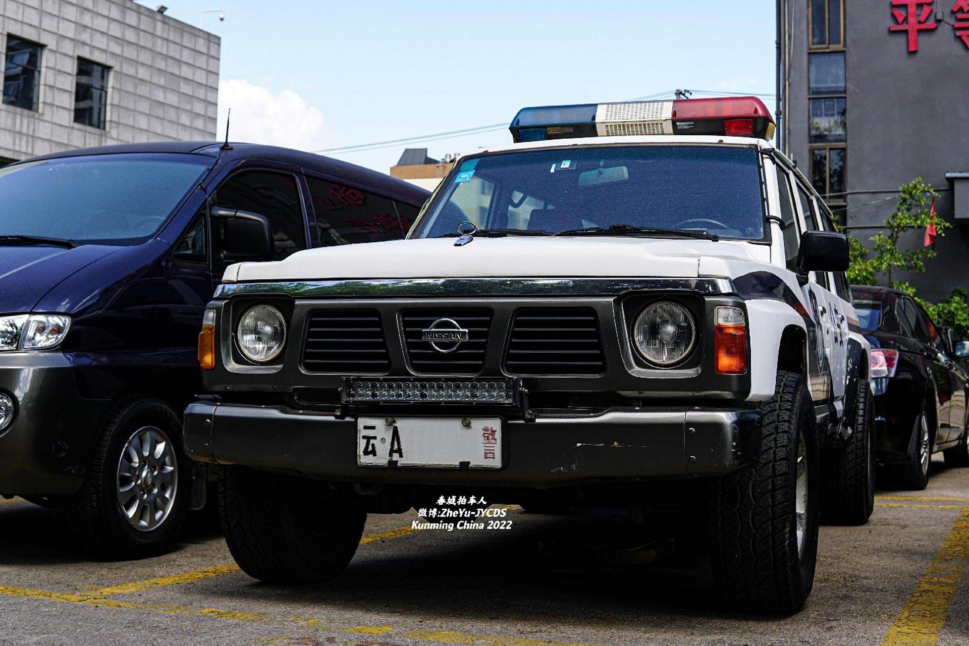 广州云豹尼桑途乐y60,途乐虽然在国内并没有像酷路泽那么大的市场,但