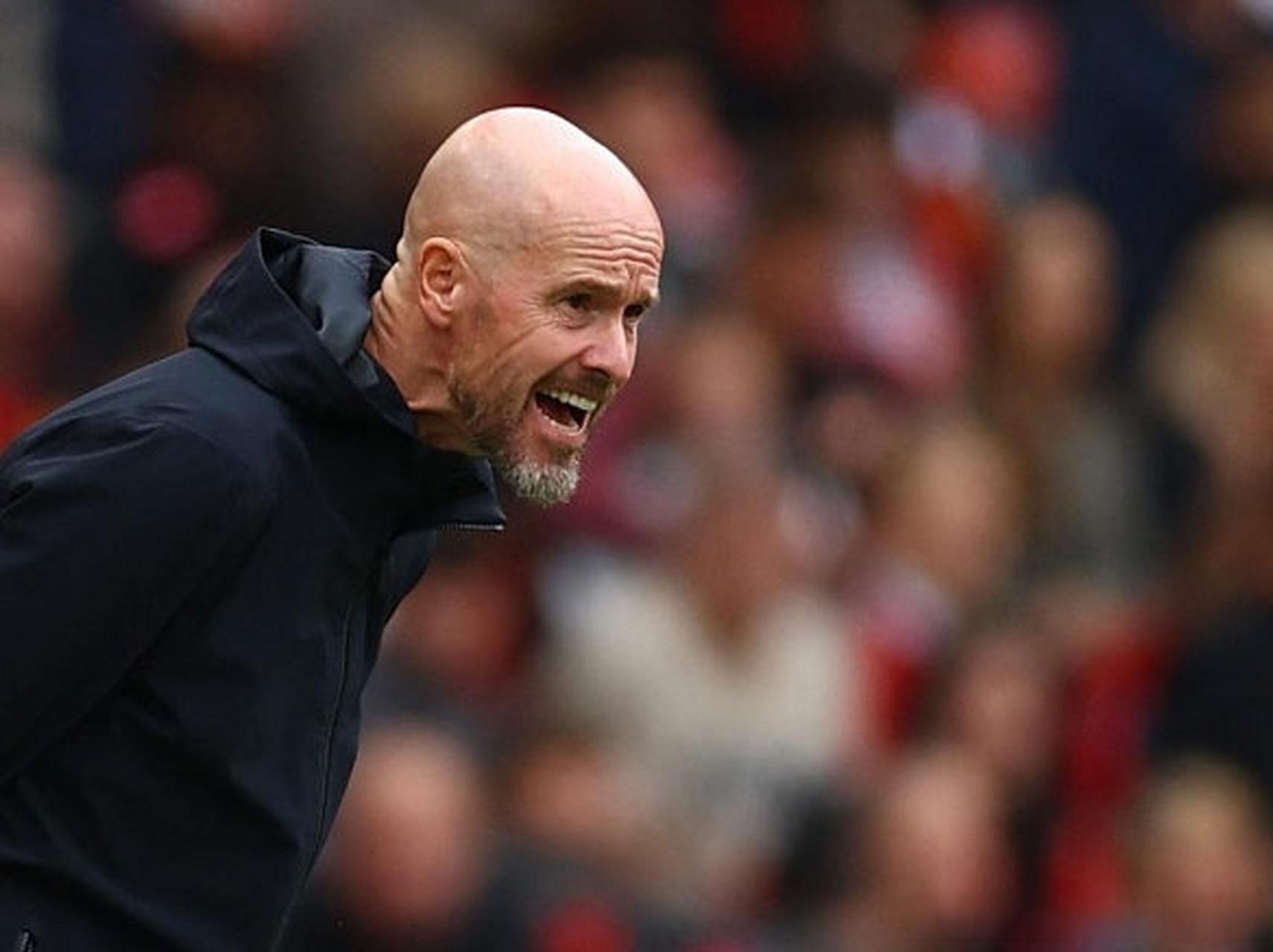 前曼联前锋安迪-科尔在接受采访时表示,如今的曼联更衣室肯定有内鬼.