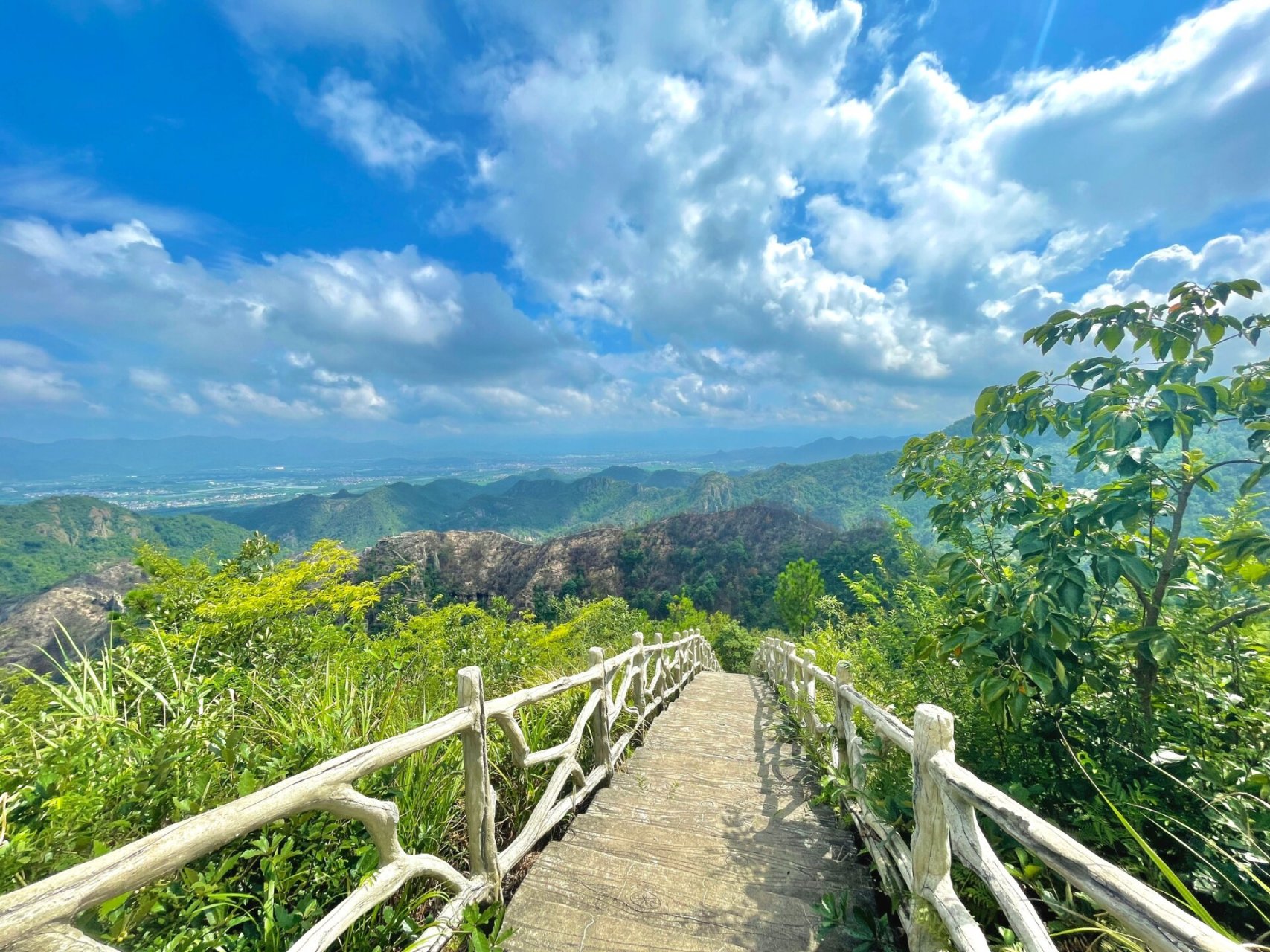 周末一人行,天台山易筋经风情小镇 天台山紫凝山易筋经小镇,据说多年