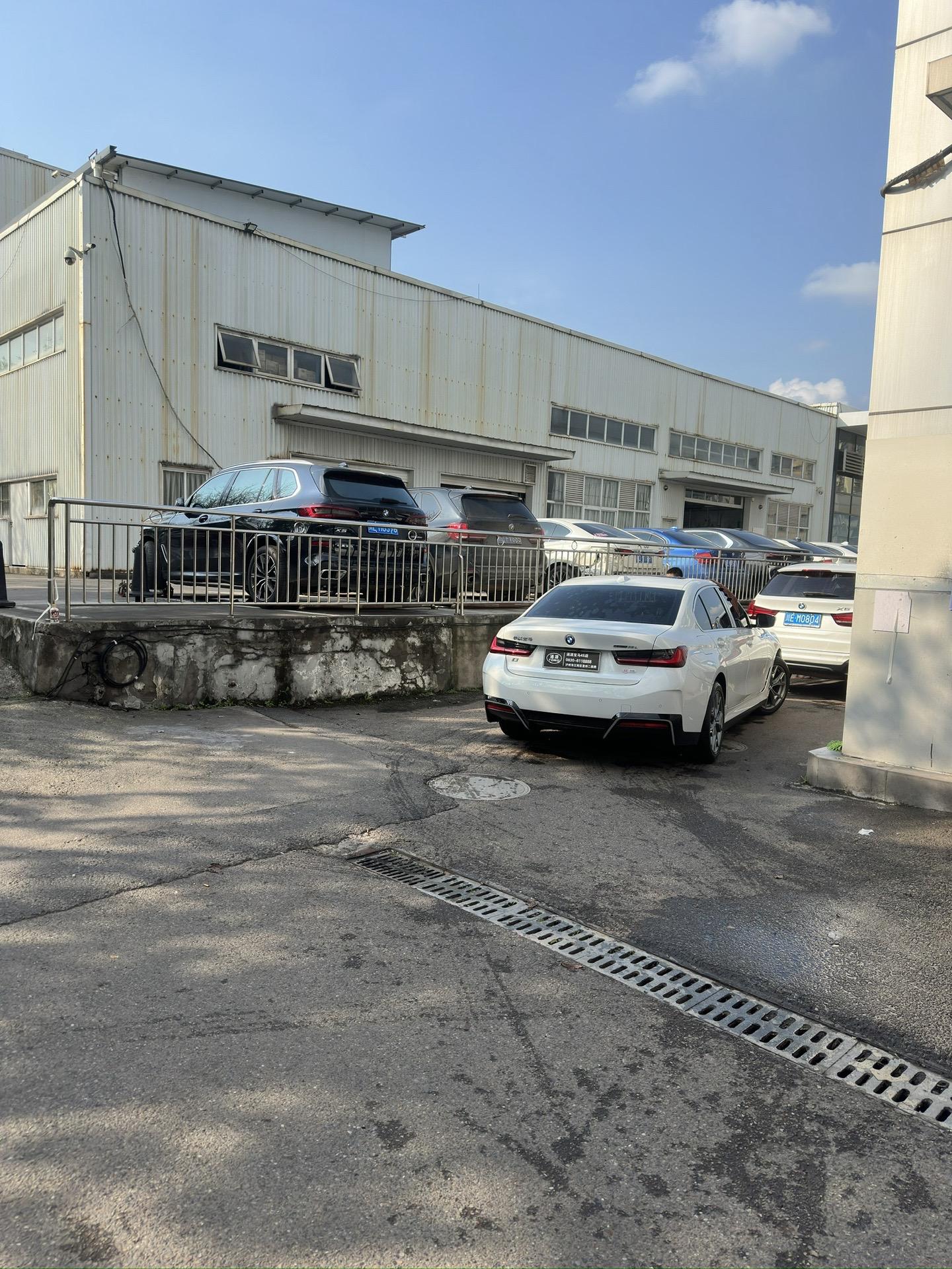 宝马x3首保顺便升级车机0324