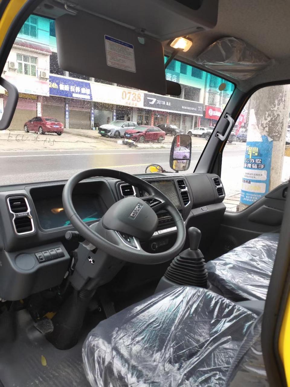 新款庆铃五十铃100p双排座平板,130马力电力工程车,新款内饰来一波