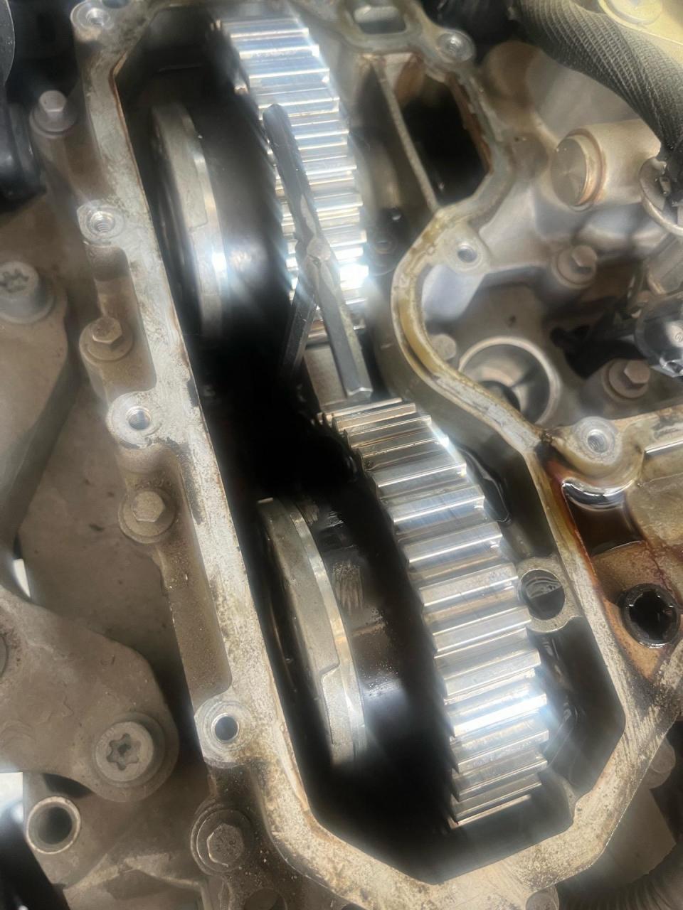 标致308s 1.2t需定期更换正时皮带.