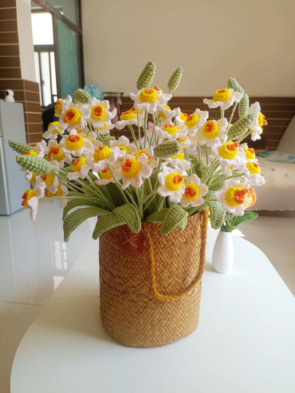 水仙花花束(付图解) 有一种花叫水仙花,它的花语是:借水而生,遇水成仙