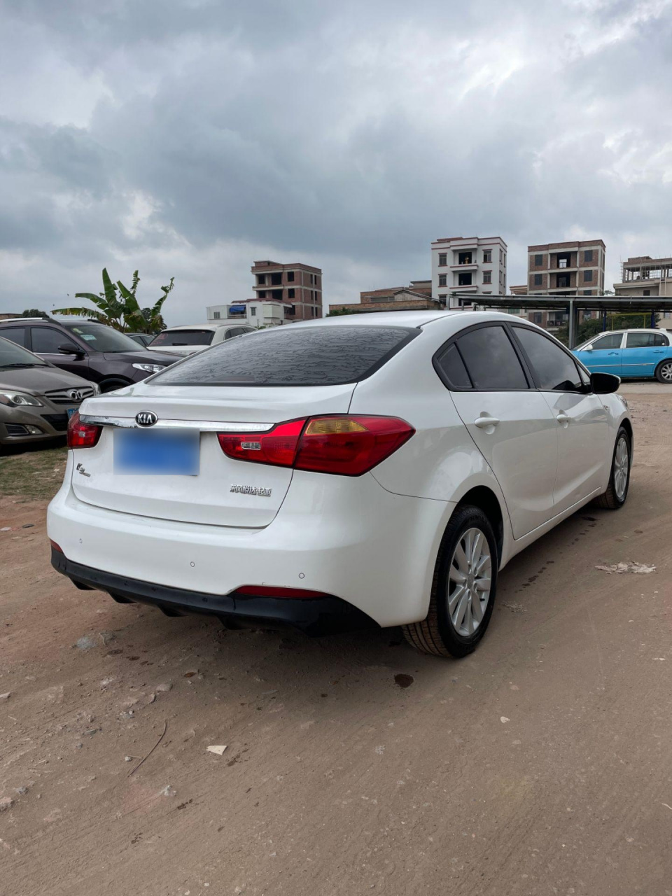 16年起亚k3,一手车,表显10万公里,1.