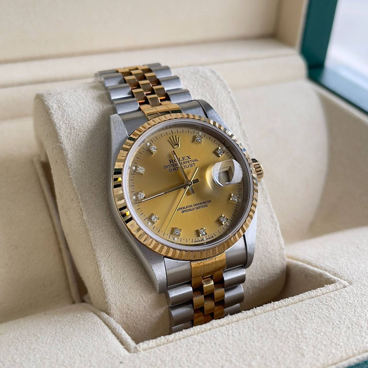 劳力士经典中的经典16233 16233作为劳力士日志系列的经典代表,他的