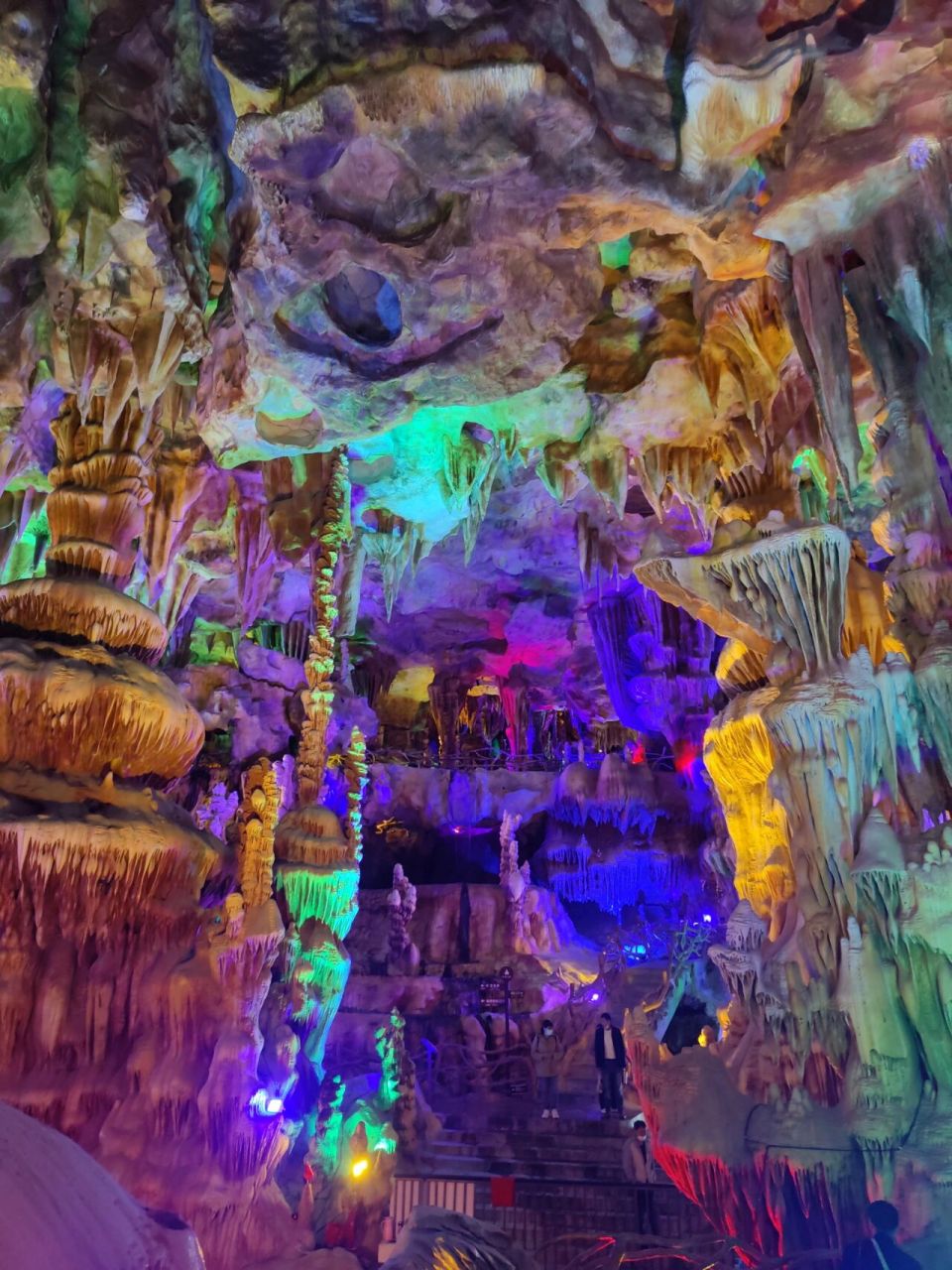 带你打卡溶洞漂流——中华洞天 🌊这里是位于绵阳江油市的中华洞天