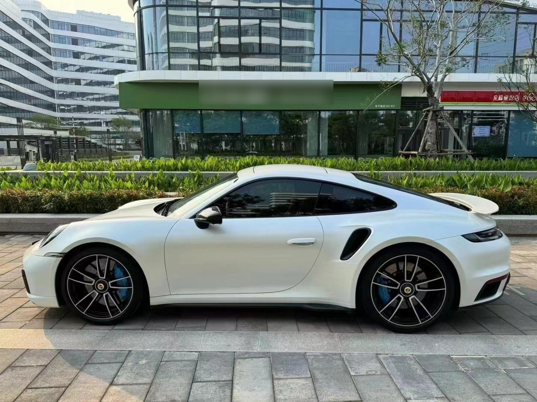 21年保时捷992turbos,最美白红,原版原漆,实表1万公里,带柏林9018x