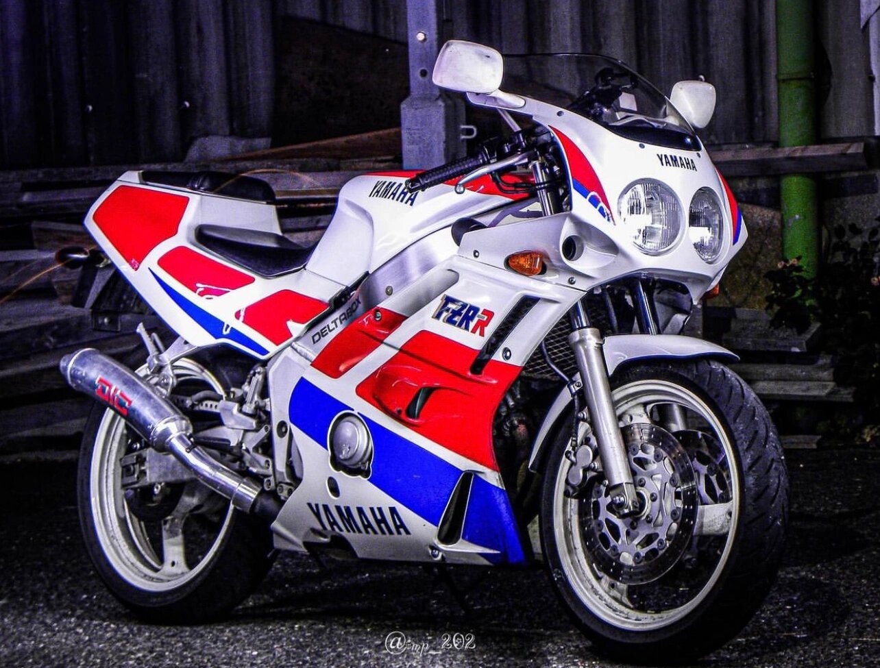 雅马哈fzr400r