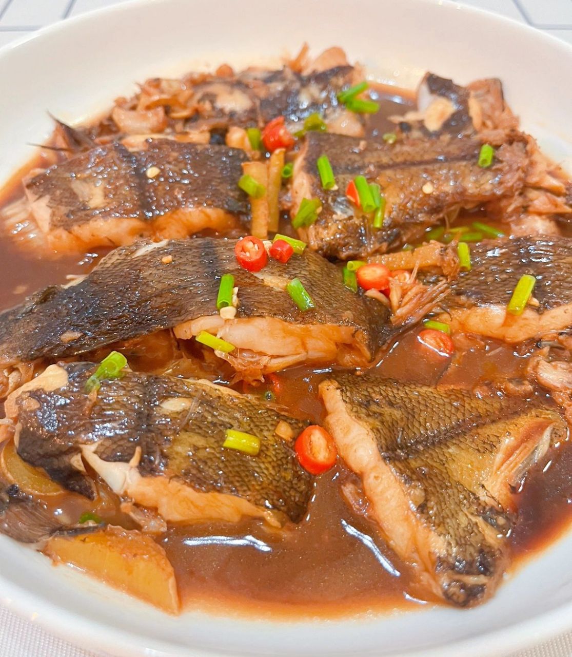 鸦片鱼红烧也好吃 不大喜欢清蒸,觉得红烧很入味,口感更好