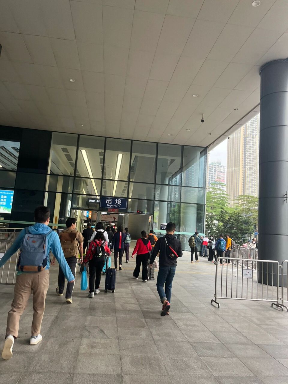 深圳到香港一日游(地铁贫穷版-日行两万五步 9:00 乘坐地铁4号线到达