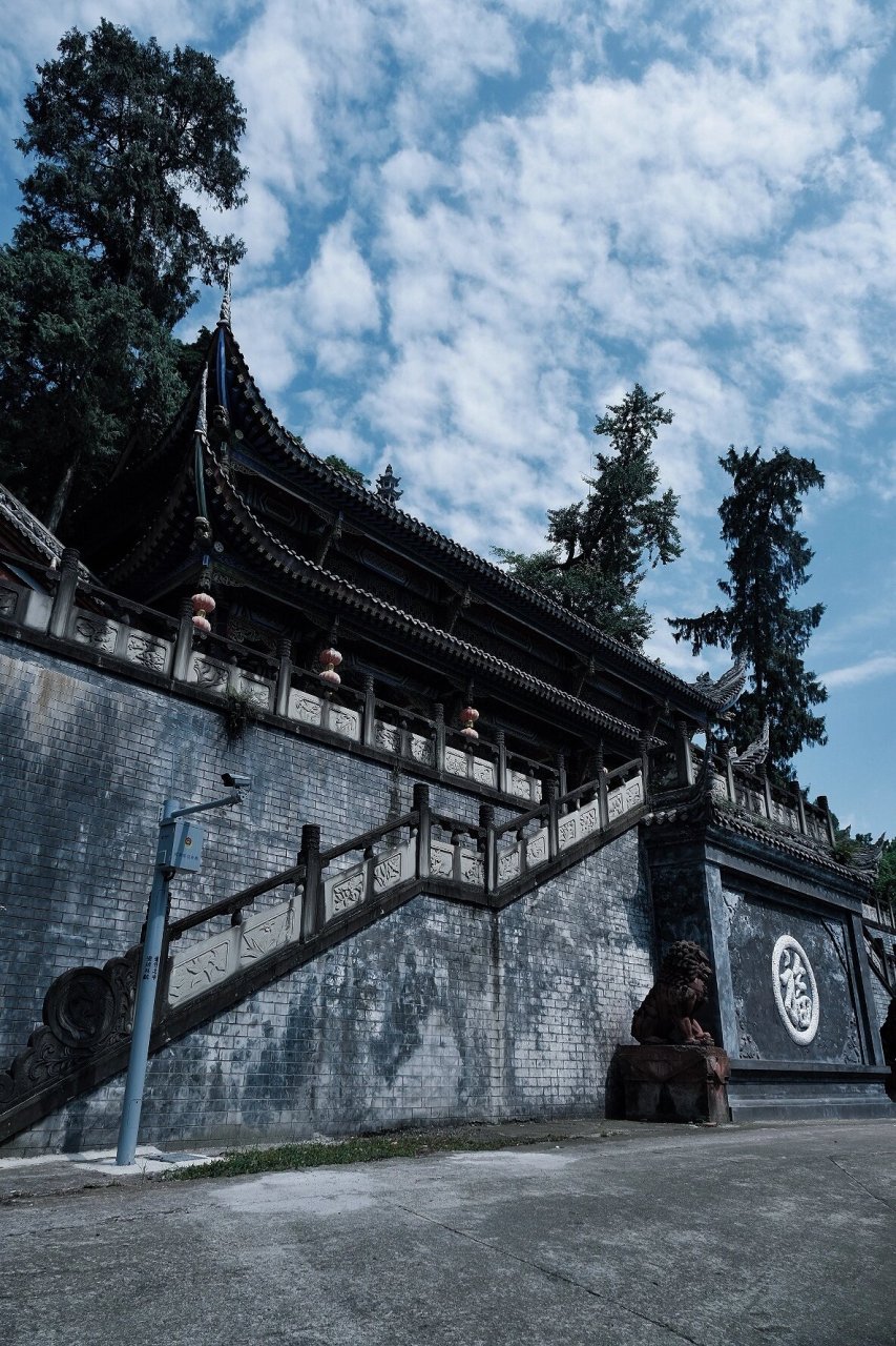 崇州祖灵寺 位于崇州市怀远镇鸡冠山路,成都自驾1.