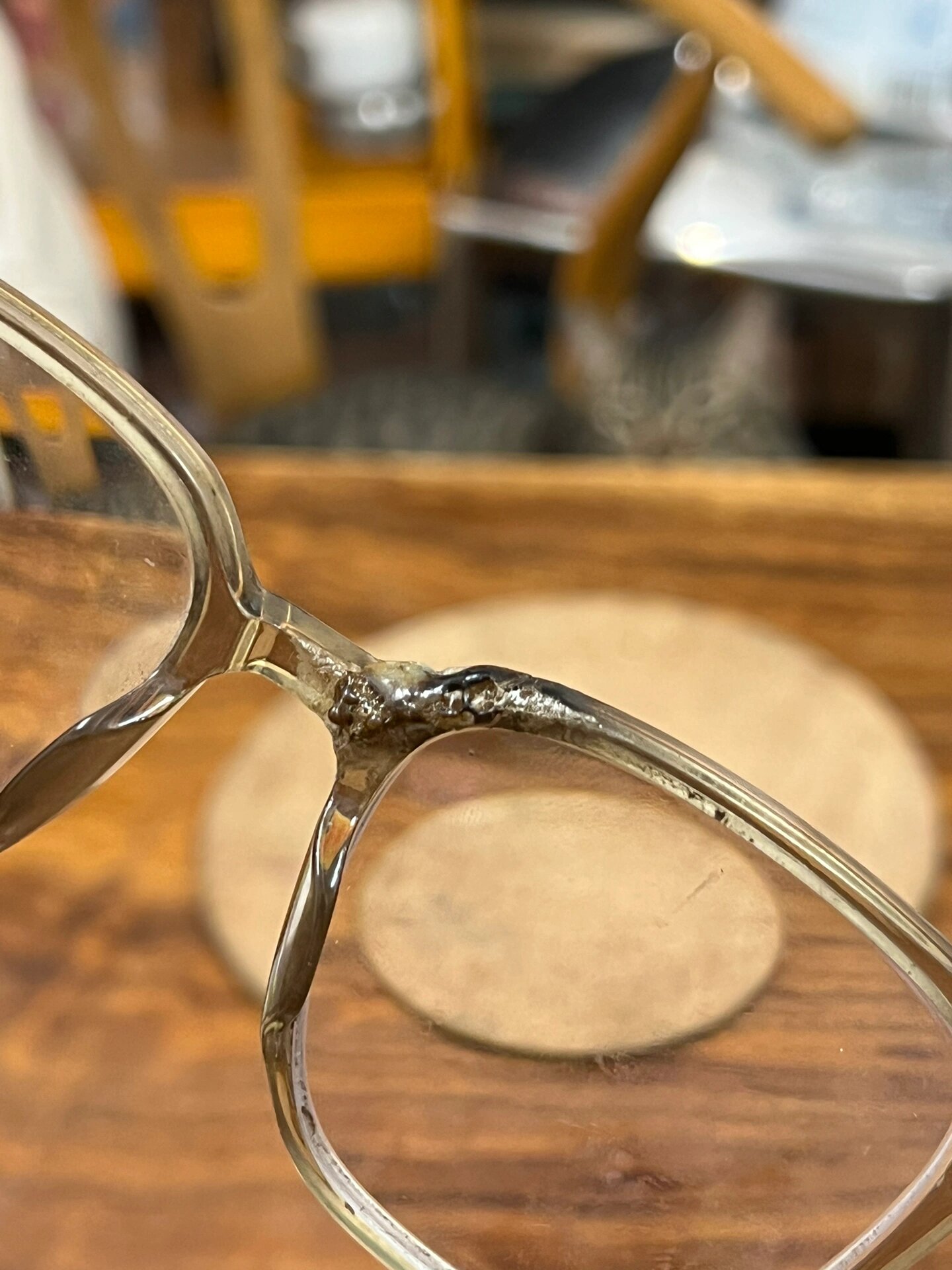 omg!0元修好断裂的眼镜!