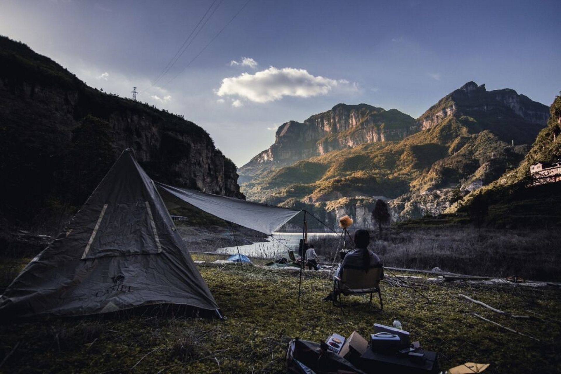 南川头渡水库瀑布露营