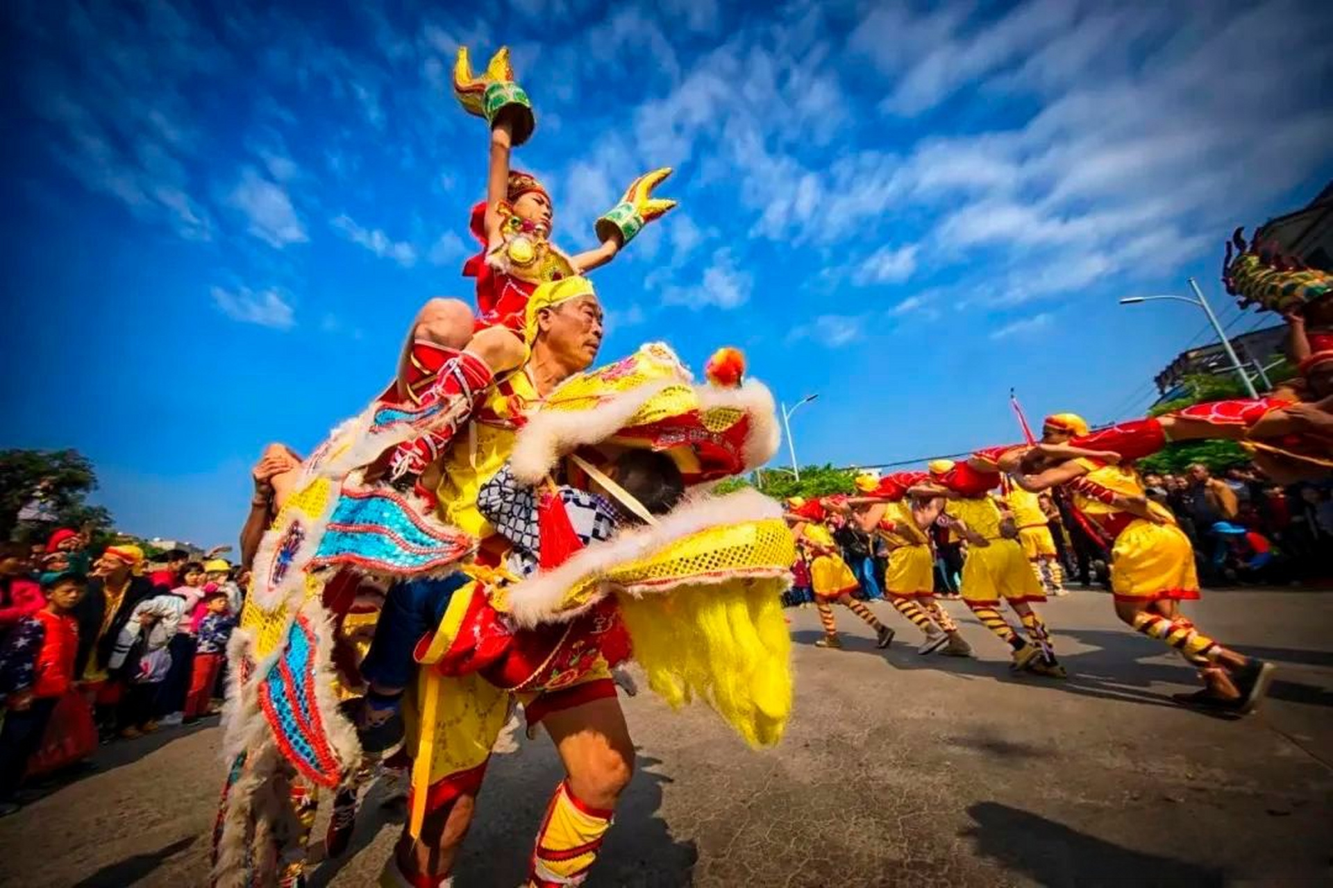 请到广东过大年# 【今年元宵,惠州召集30条舞龙要放大招了!