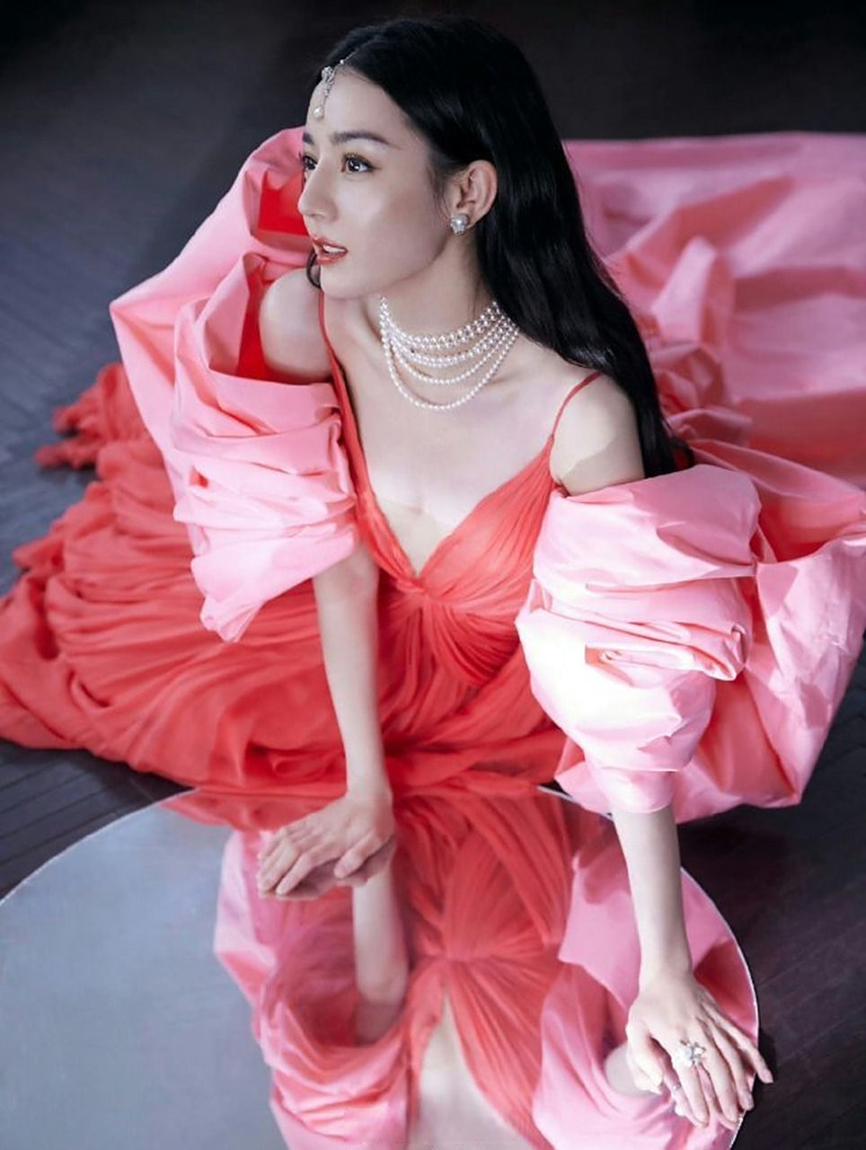 迪丽热巴玛丽猫粉色大出圈的一套有了印度版,表现力怎么样?