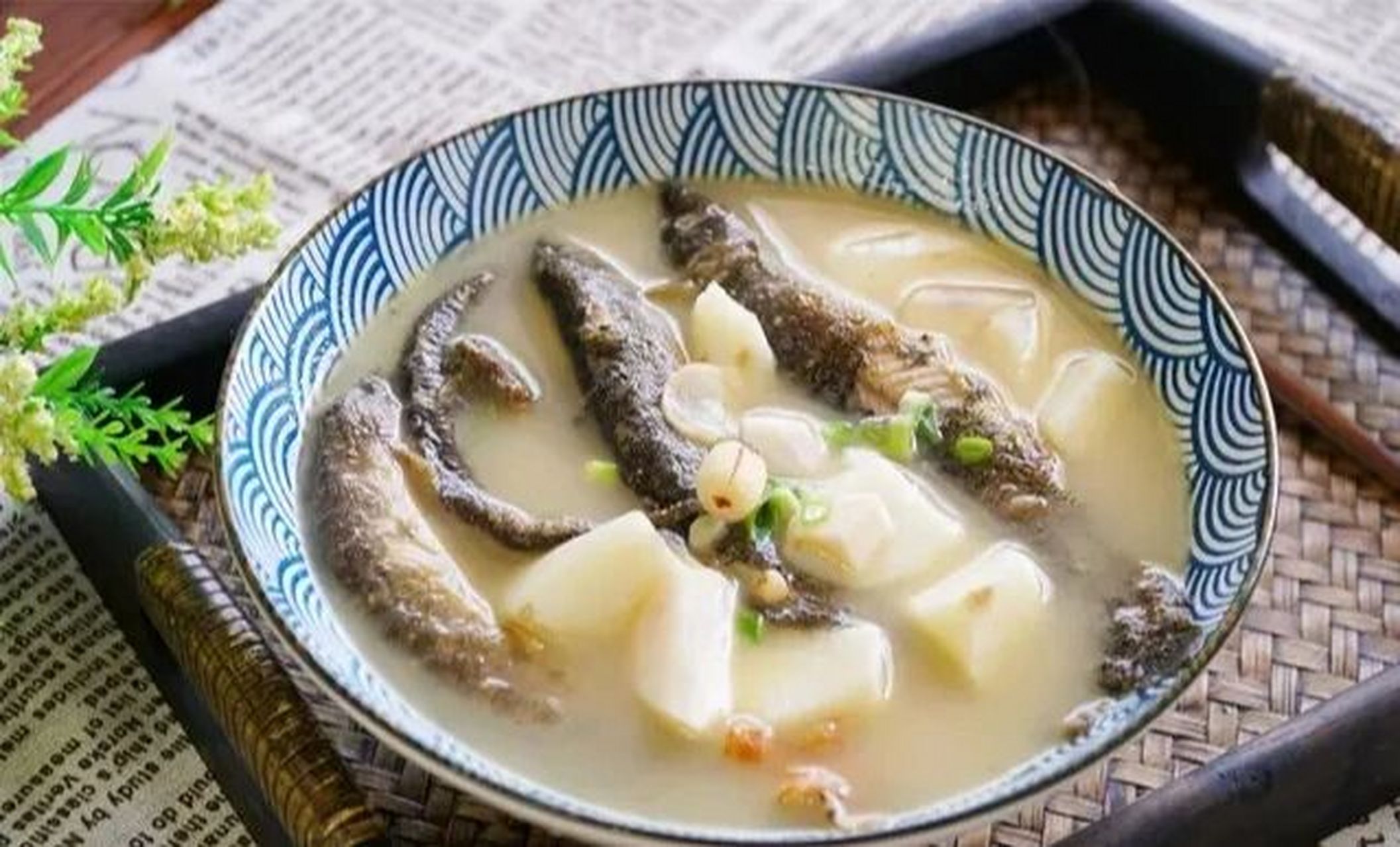 今日推荐【山药泥鳅汤】 67泥鳅肉质细嫩,是一种高蛋白,低脂肪的