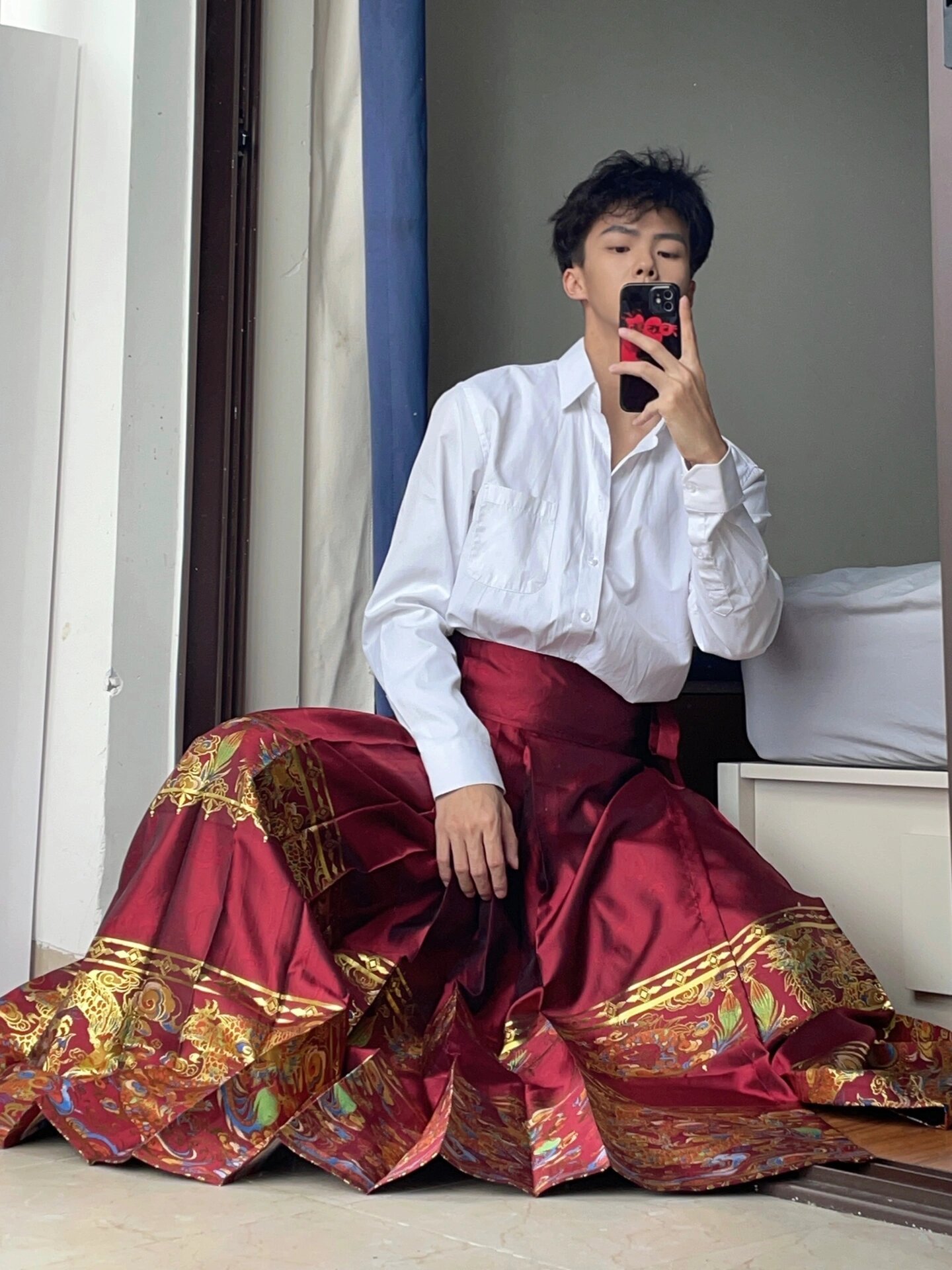 男生穿马面裙也超酷的