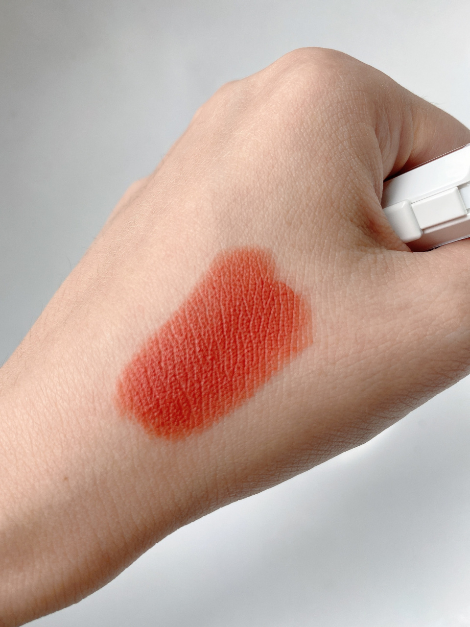 kissme竟然出口红啦 今天的口红色 kissme小粉笔口红 #07日落橘 质地