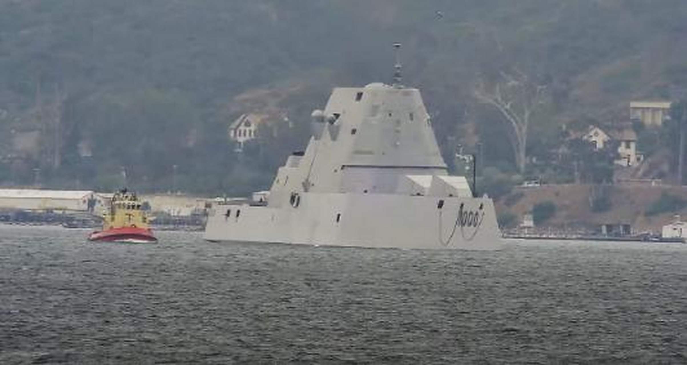 本周,美国海军"朱姆沃尔特"号驱逐舰在27日从圣迭戈军港起航,即将前往