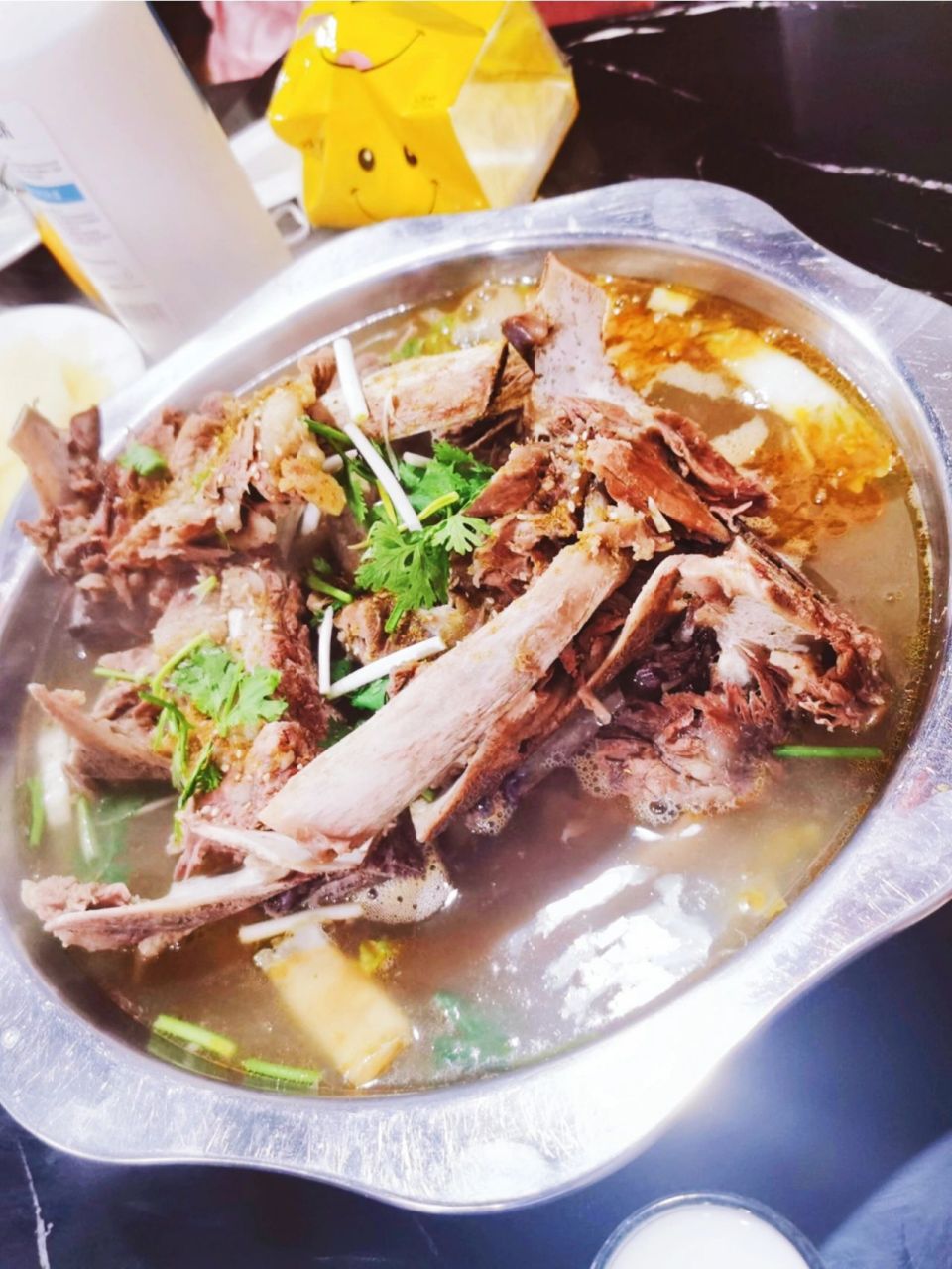 滁州天长吃喝攻略 图一:承鼎药膳鸡 天长生意最好的一家药膳鸡,鸡汤